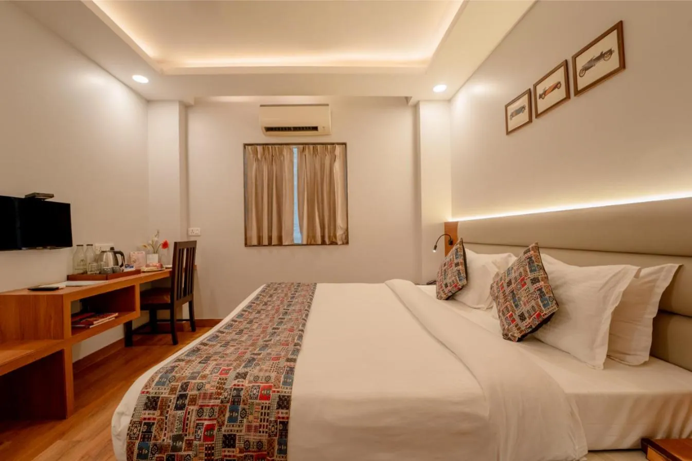 Bed in HHW Hotel- Agra