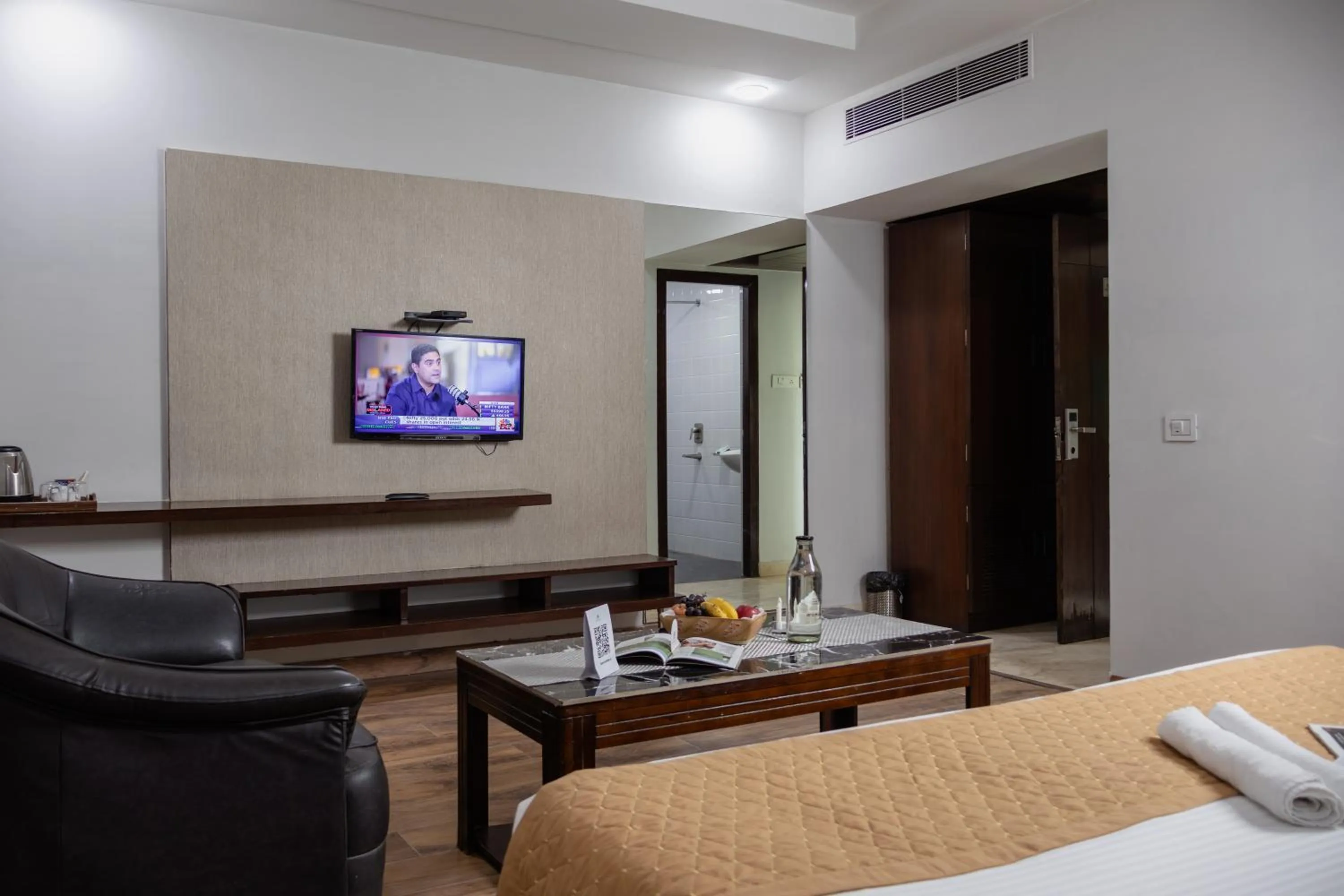 Bed in HHW Hotel- Agra