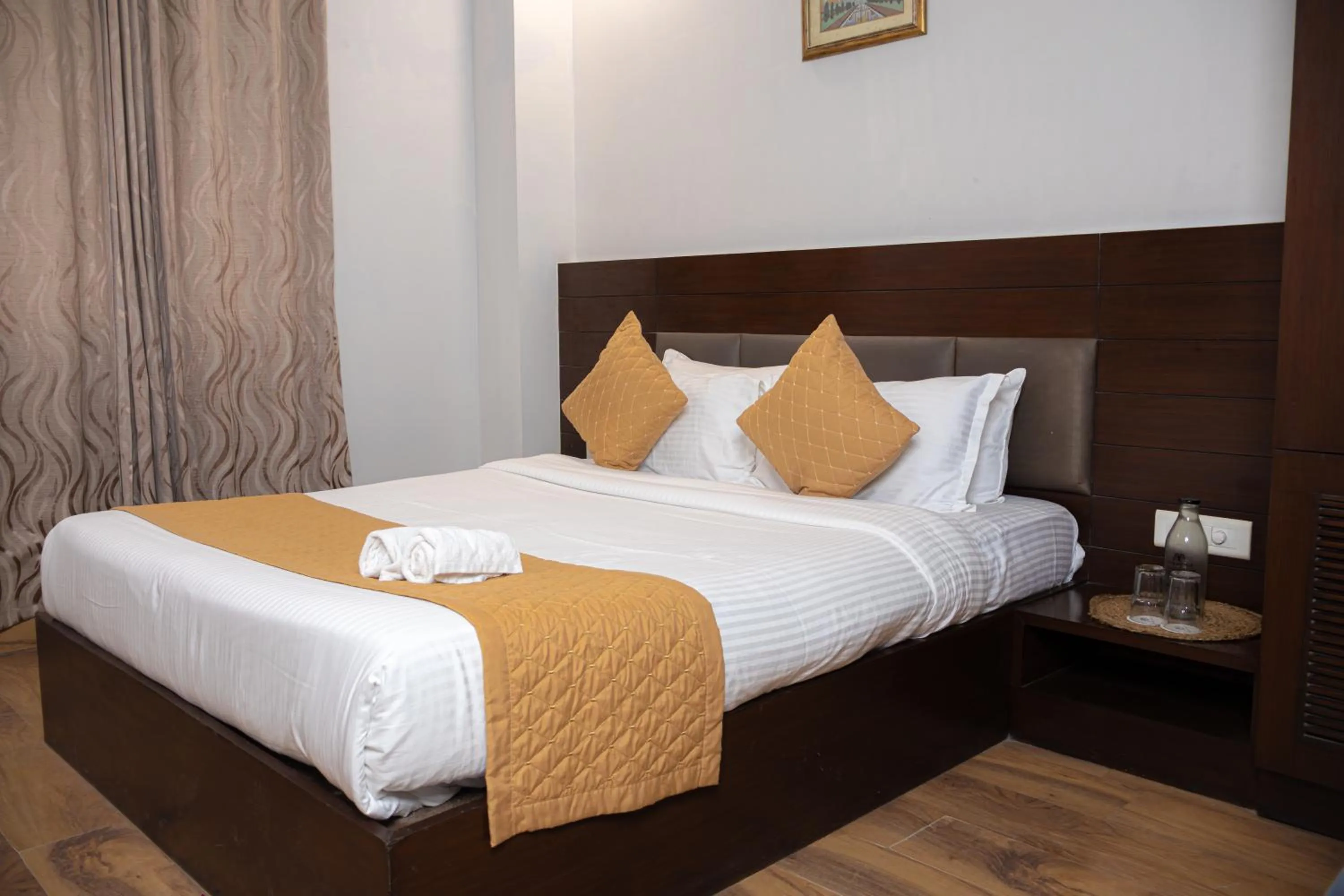 Bed in HHW Hotel- Agra