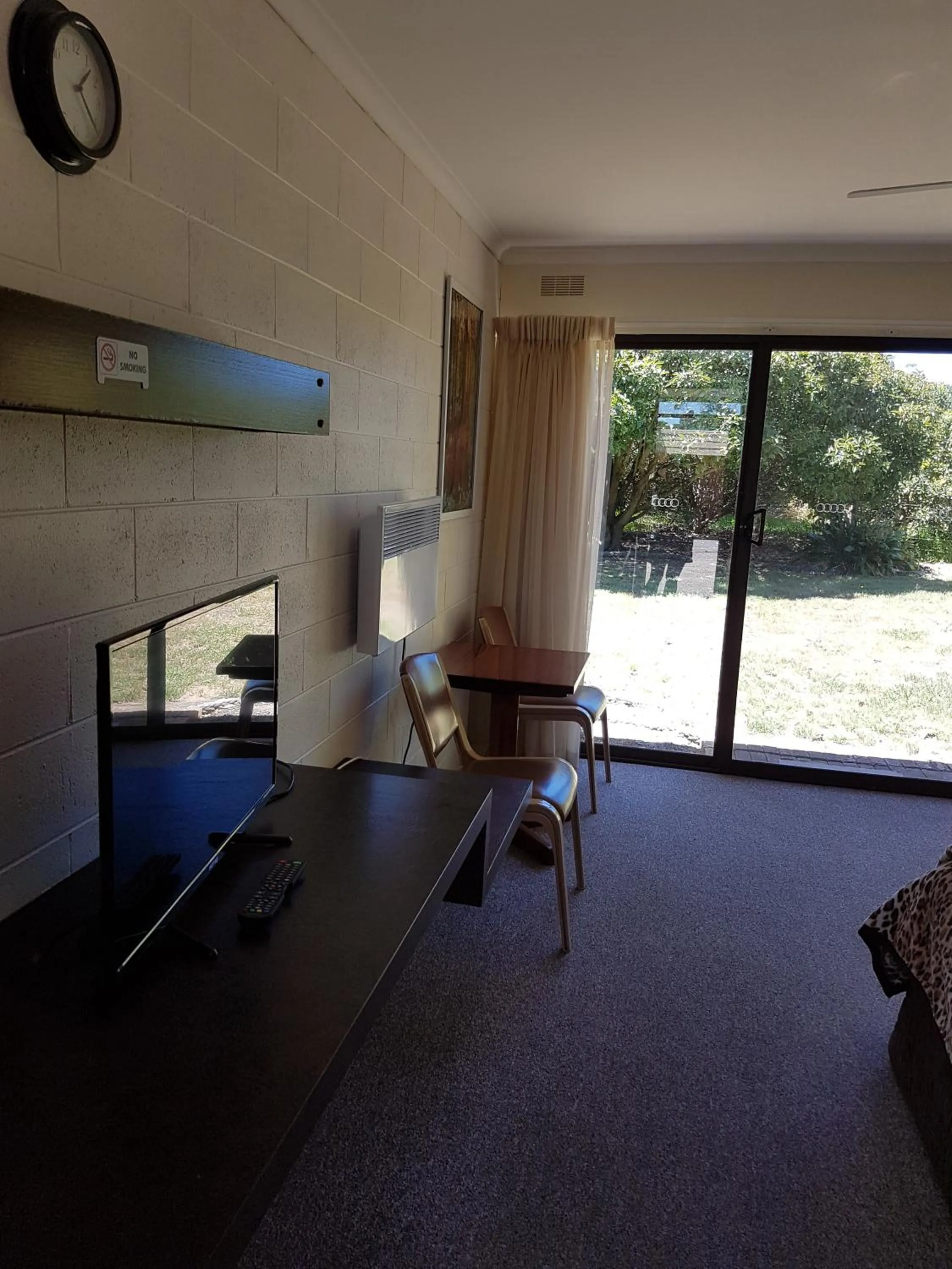 TV and multimedia in Toora Lodge Motel