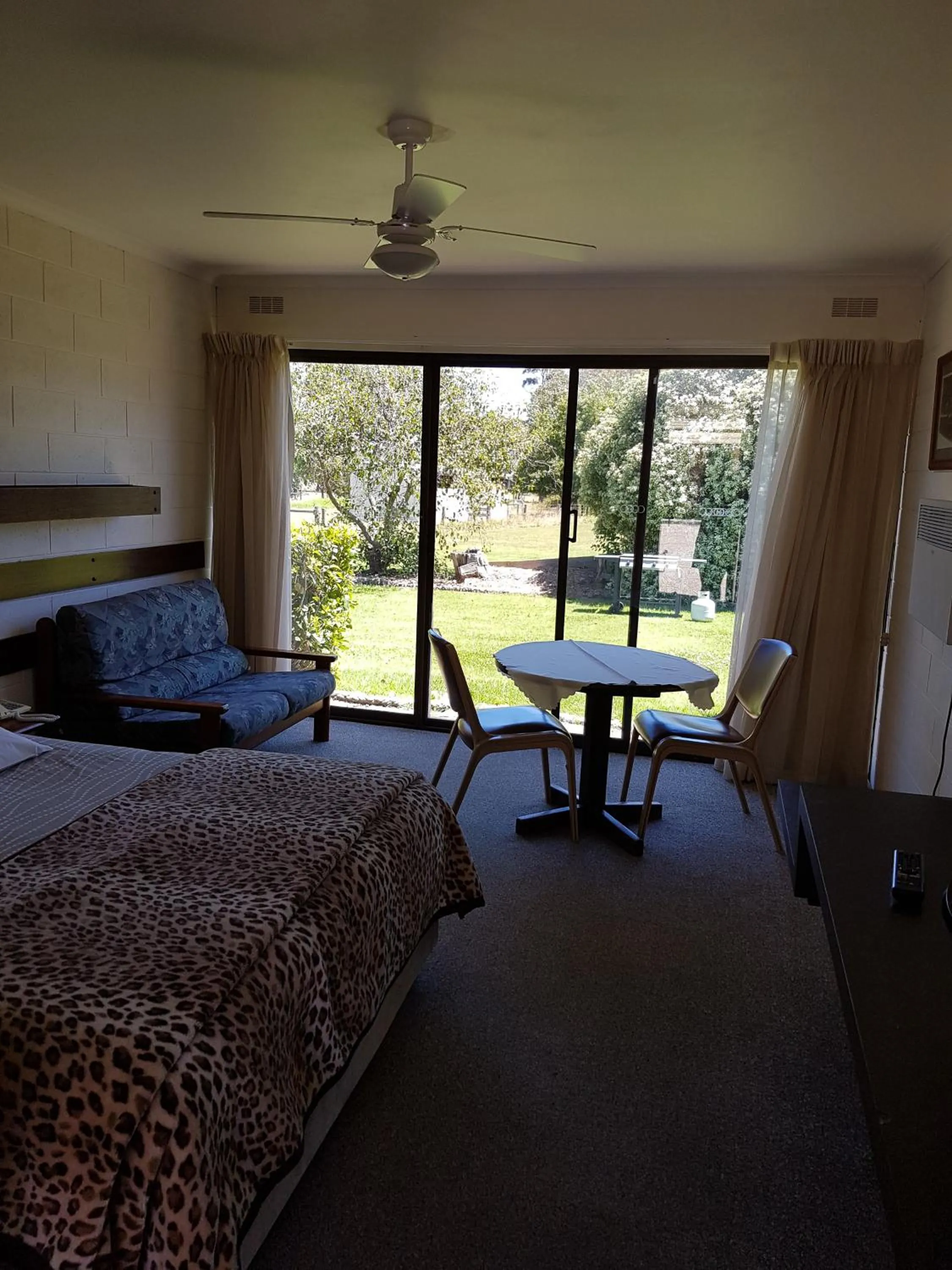Bed in Toora Lodge Motel