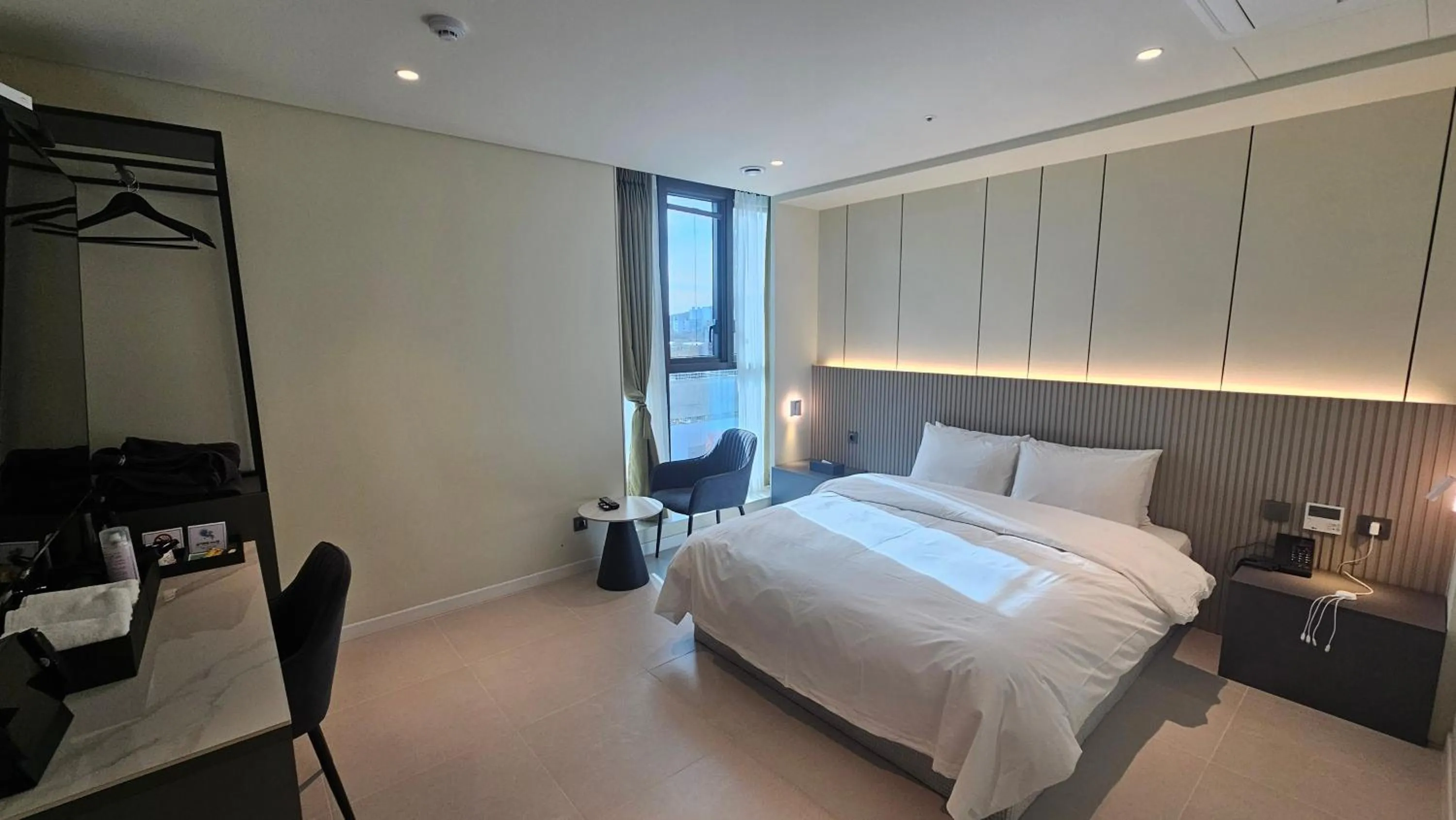 Bedroom, Bed in The Gleam Hotel