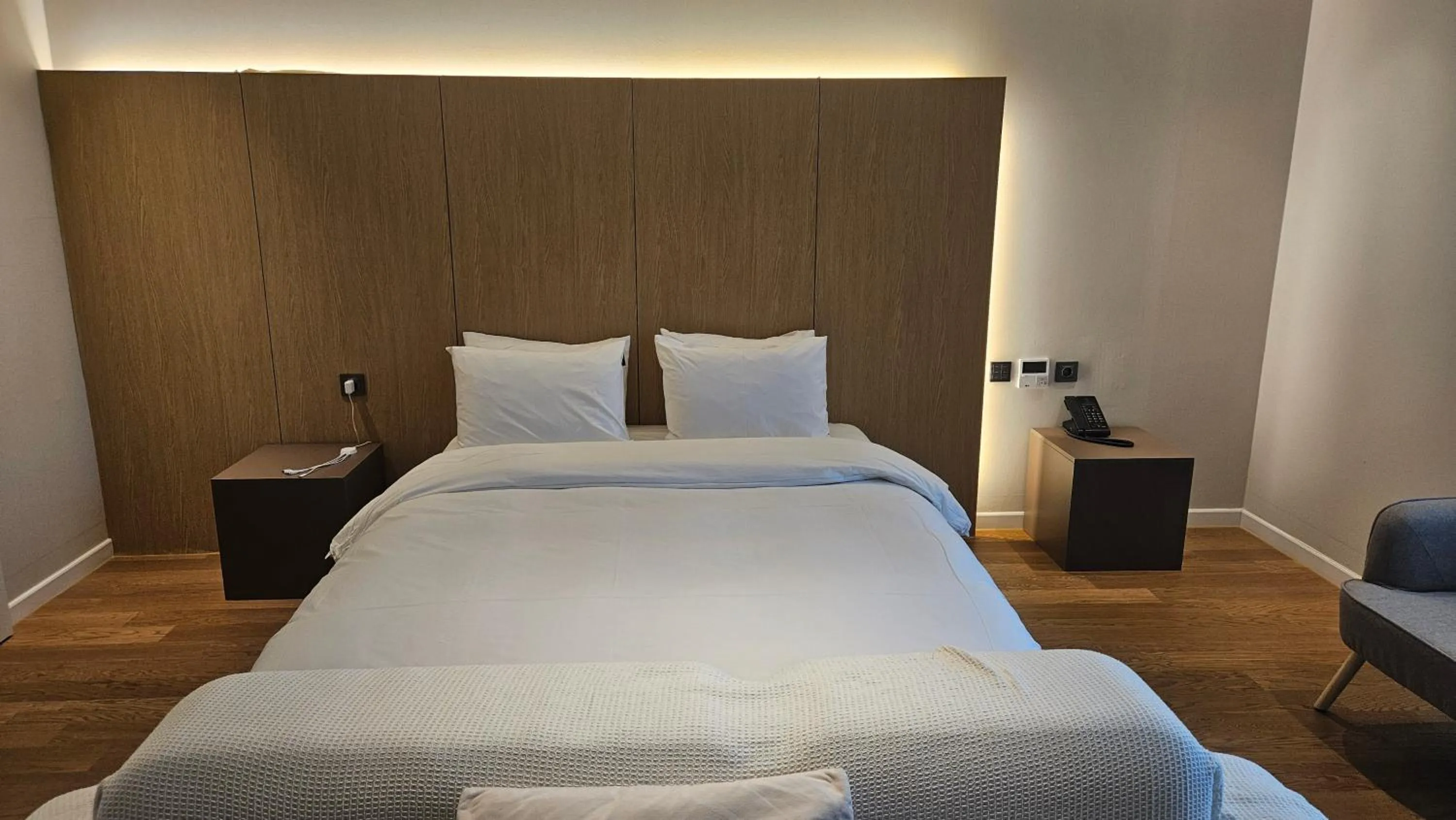 Bedroom, Bed in The Gleam Hotel