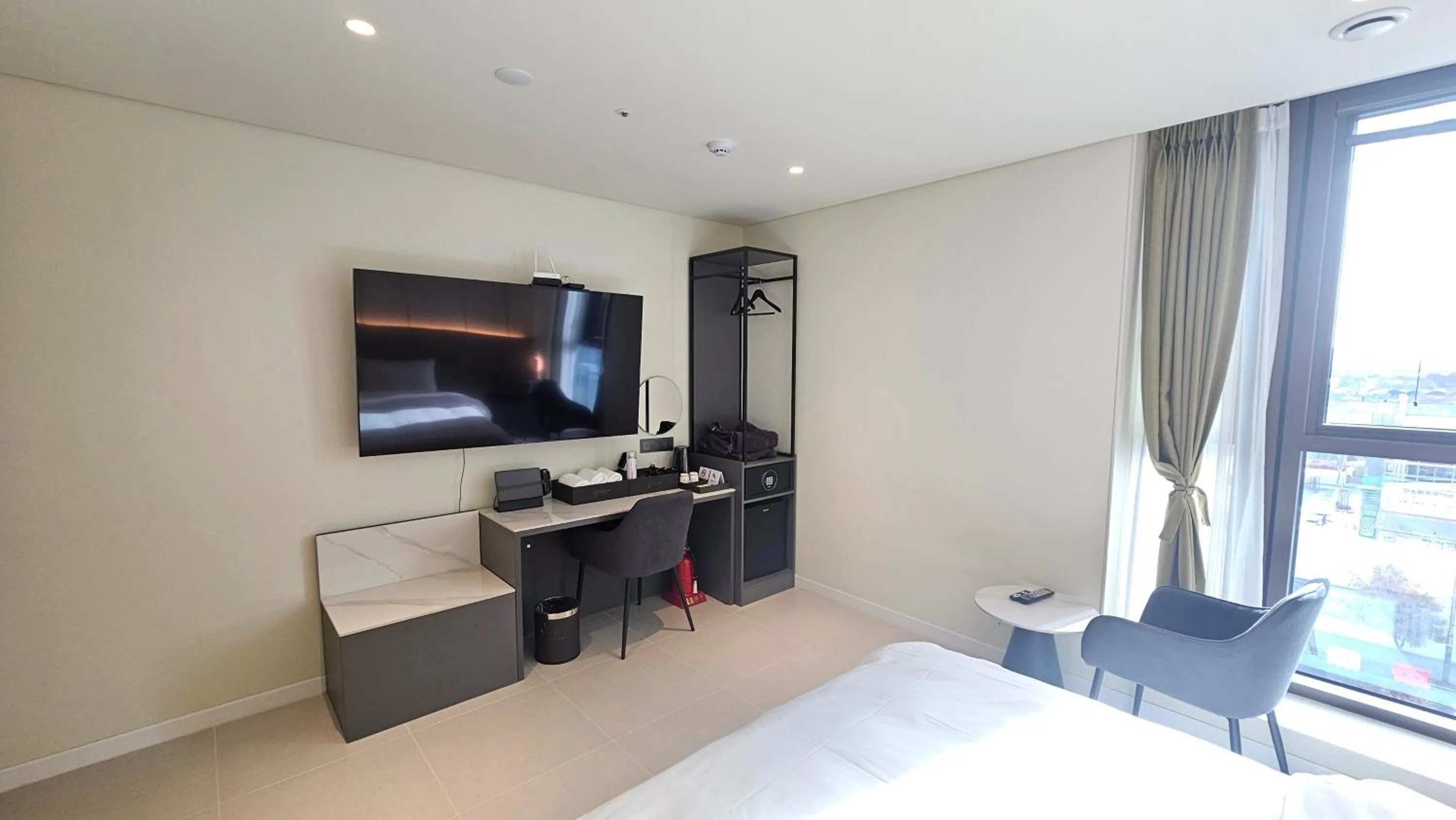 Bedroom, Bed in The Gleam Hotel