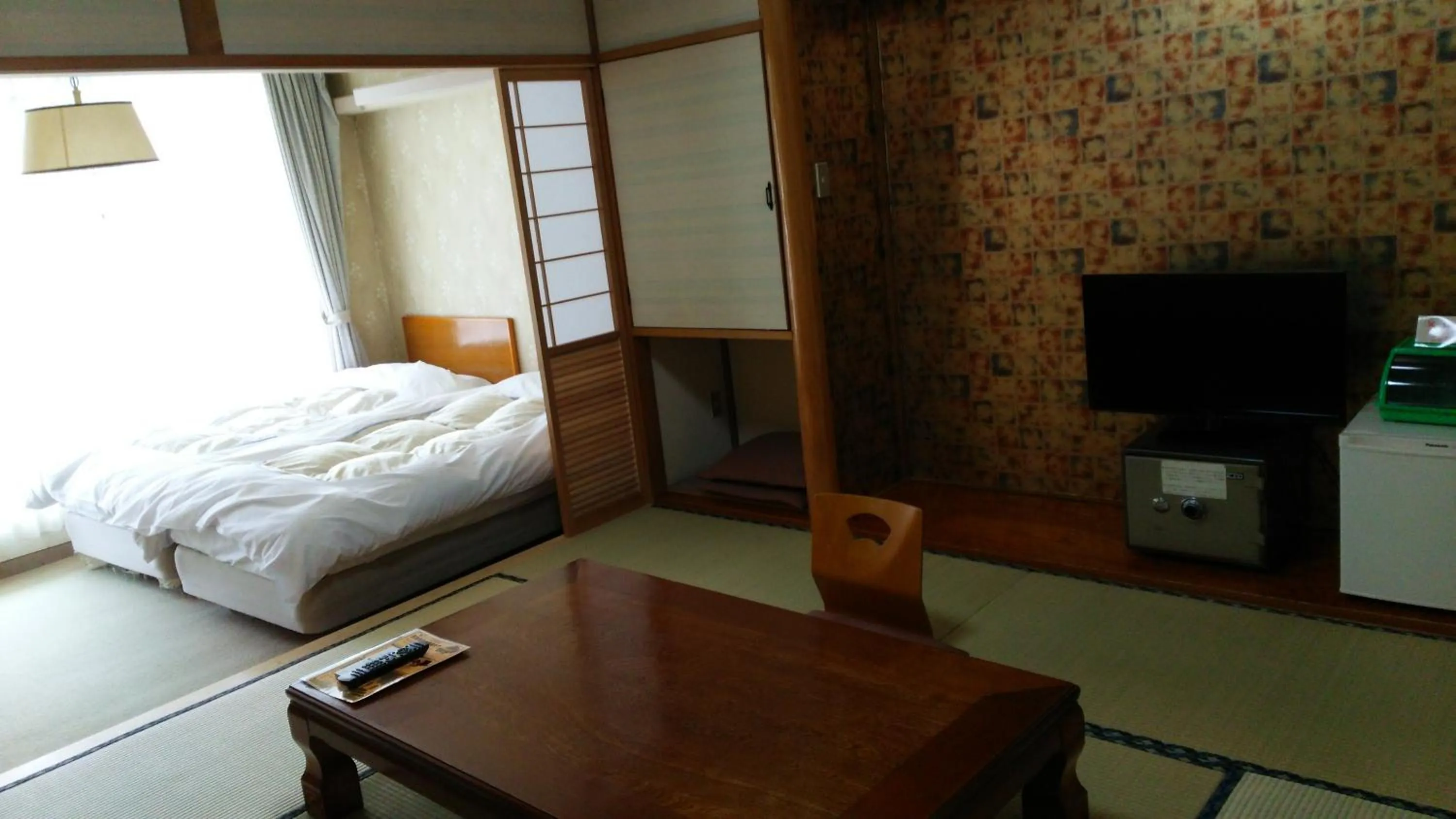 Photo of the whole room, Bed in Gensenkan