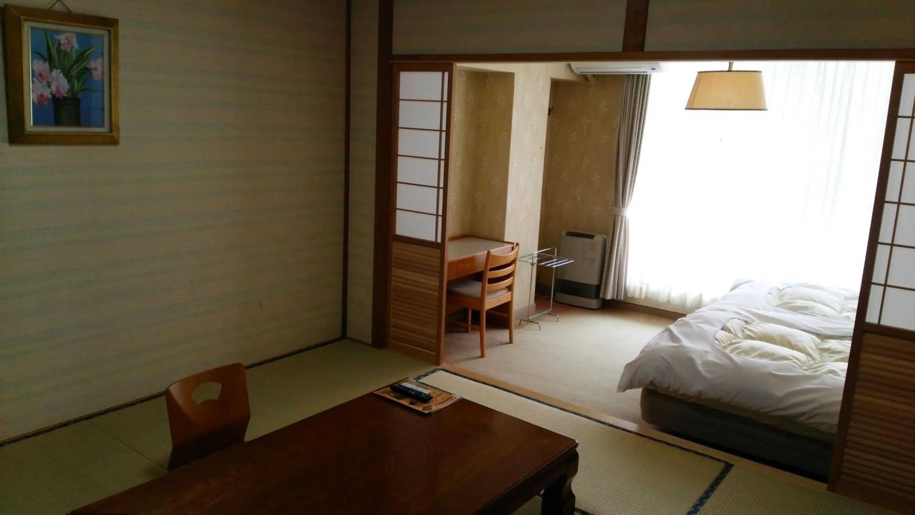 Photo of the whole room, Bed in Gensenkan