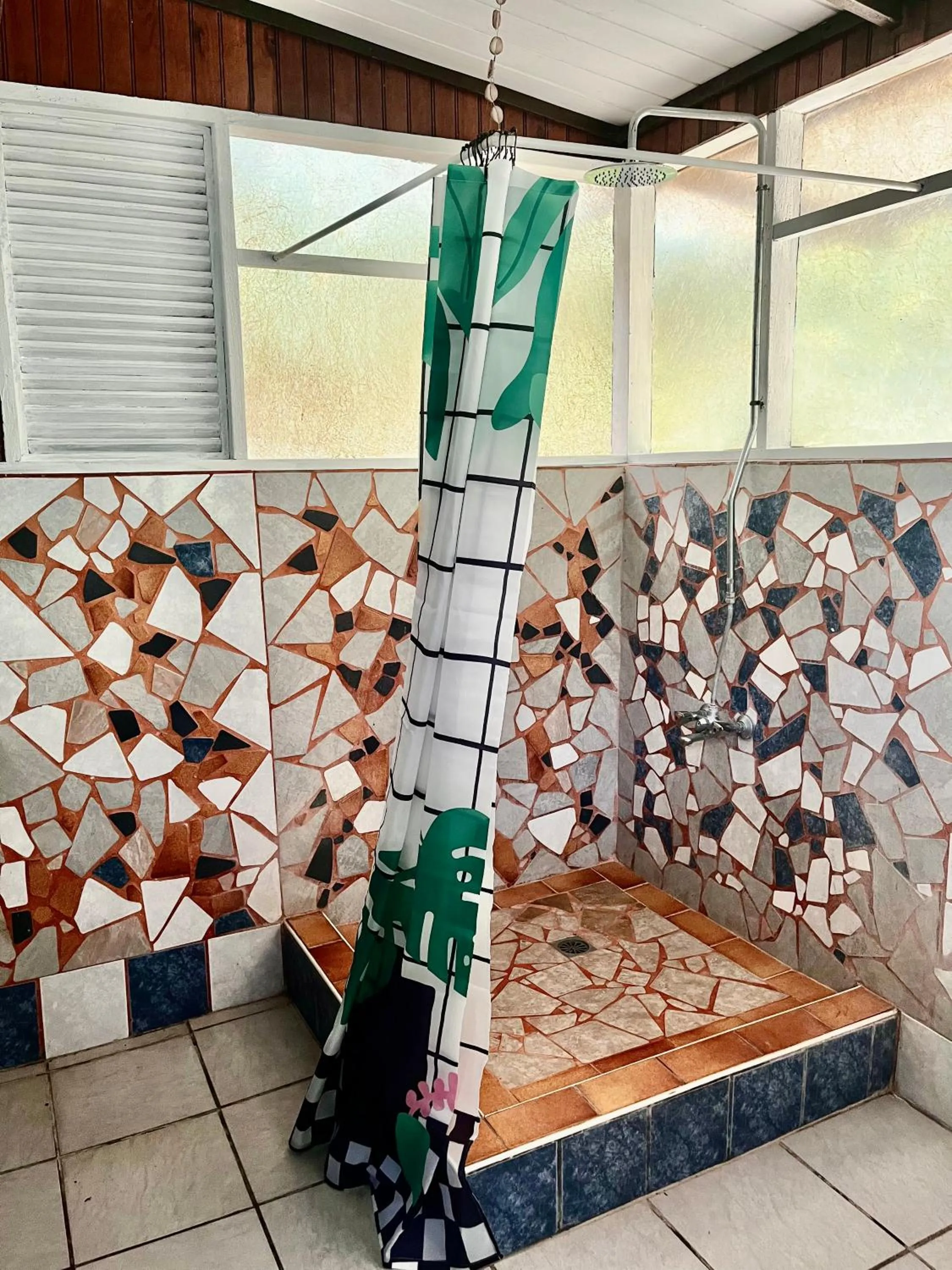 Bathroom in Franky's Fare