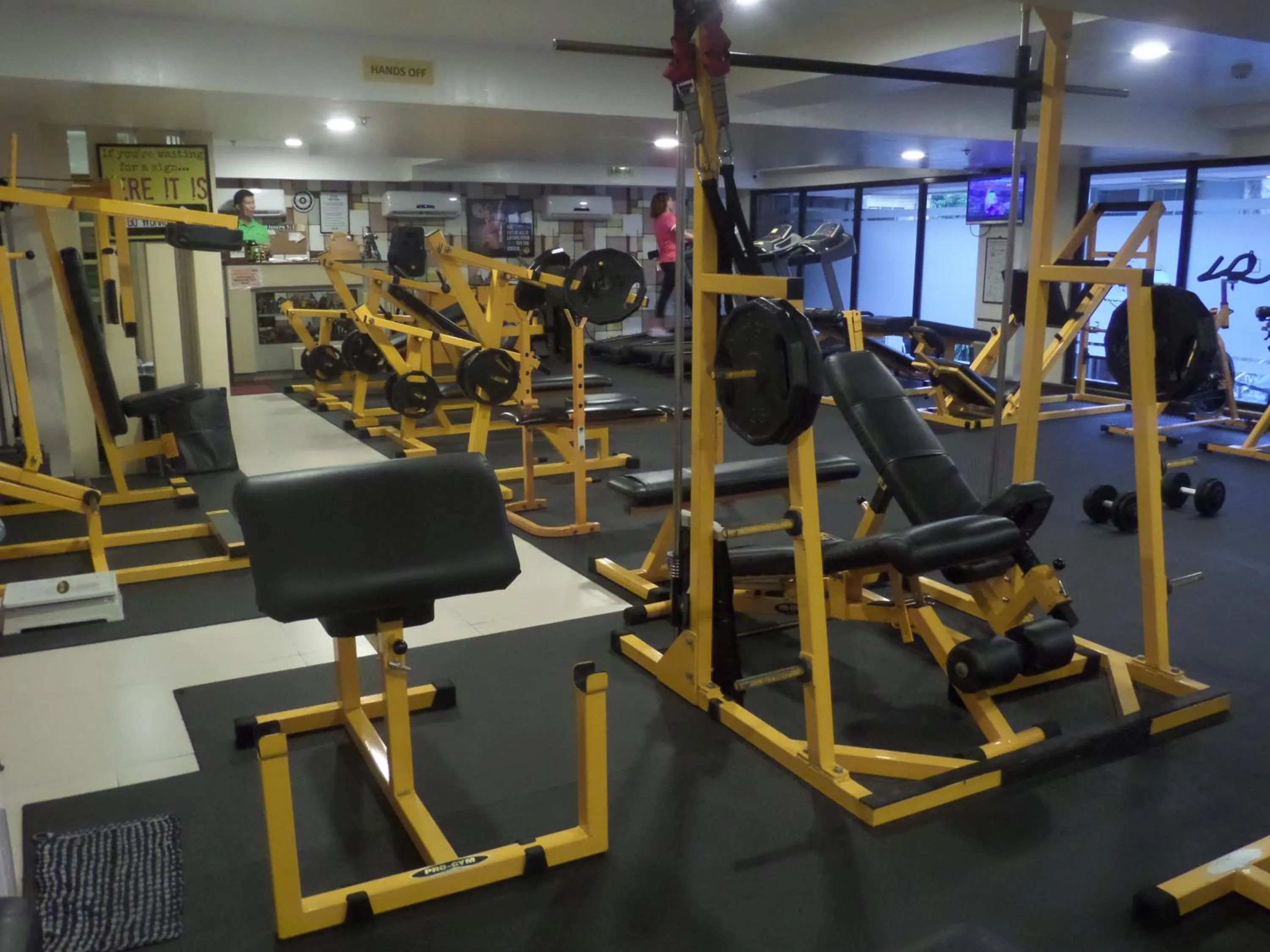 Fitness centre/facilities in Royal Suites Condotel