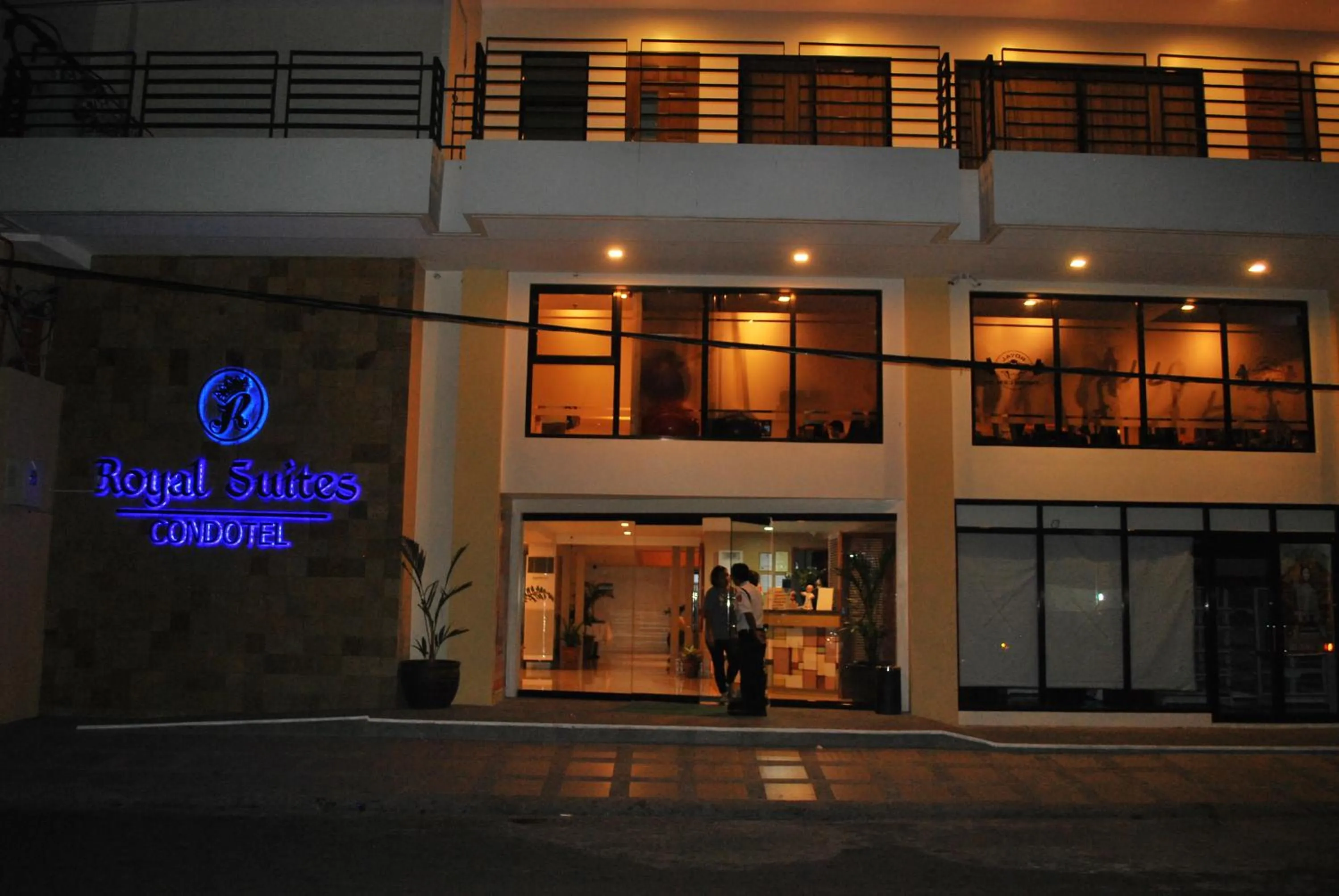 Facade/entrance in Royal Suites Condotel