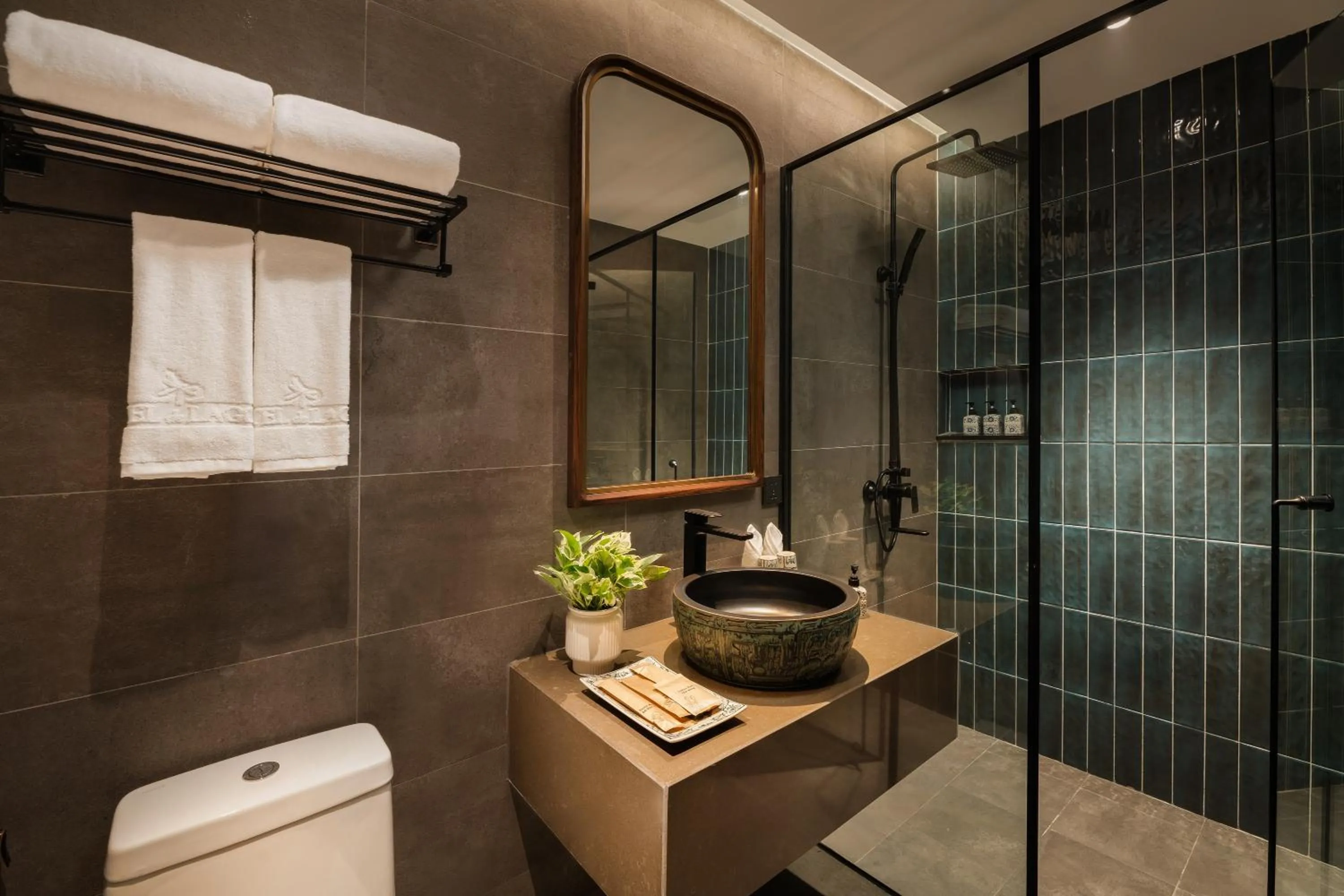 Shower in HOTEL de LAGOM