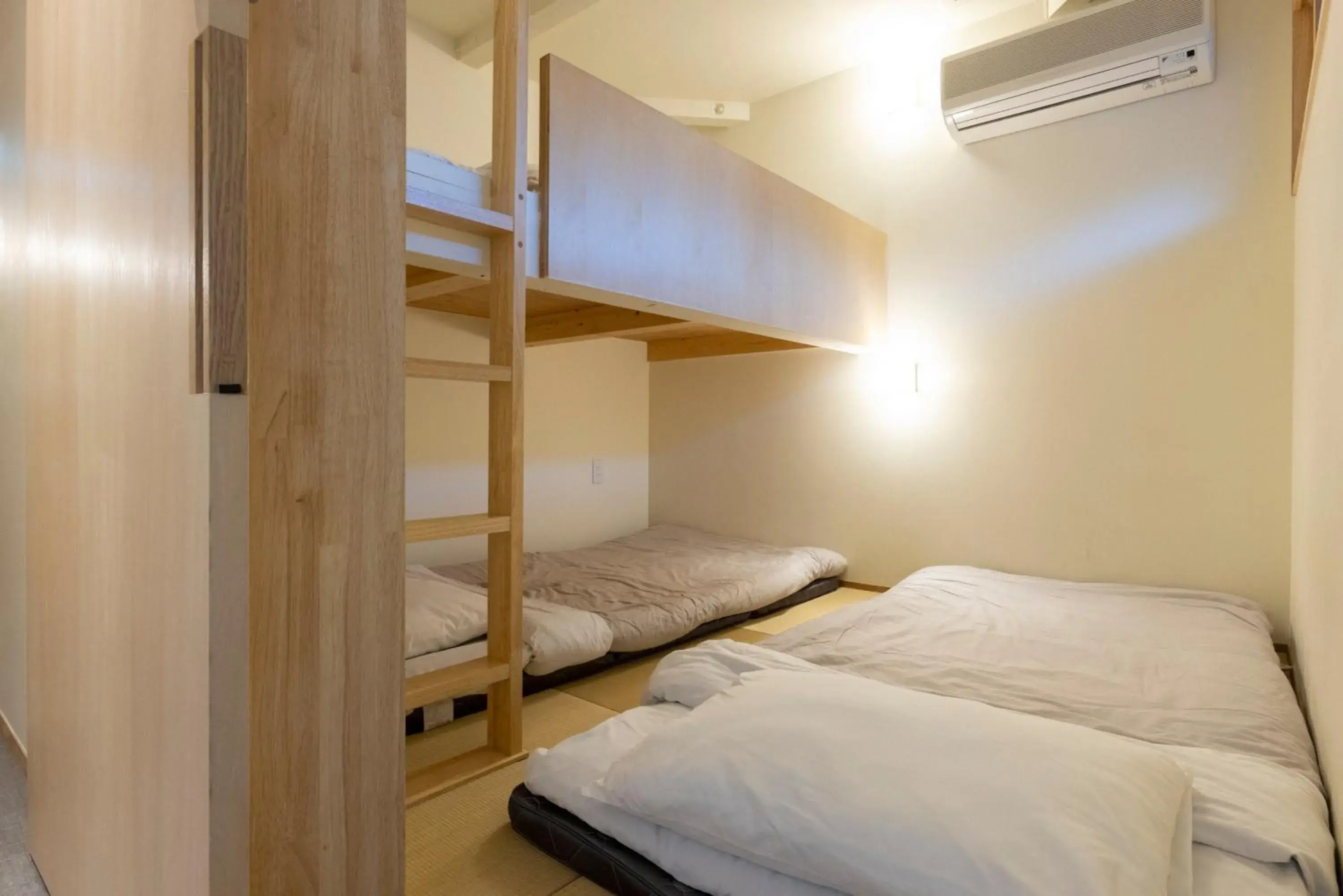 Basic Triple Room with Shared Bathroom in Cafe & Guest House Nagonoya Basic Triple Room with Shared Bathroom in Cafe & Guest House Nagonoya