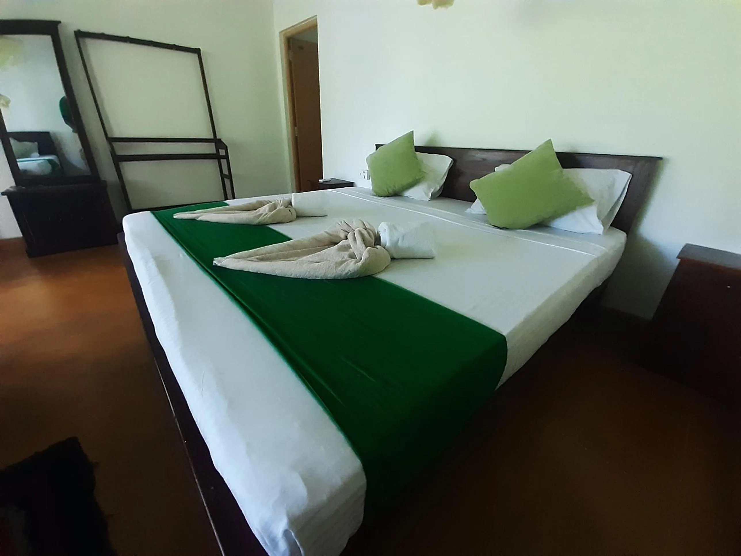 Bedroom, Bed in Banana Rest Sigiriya