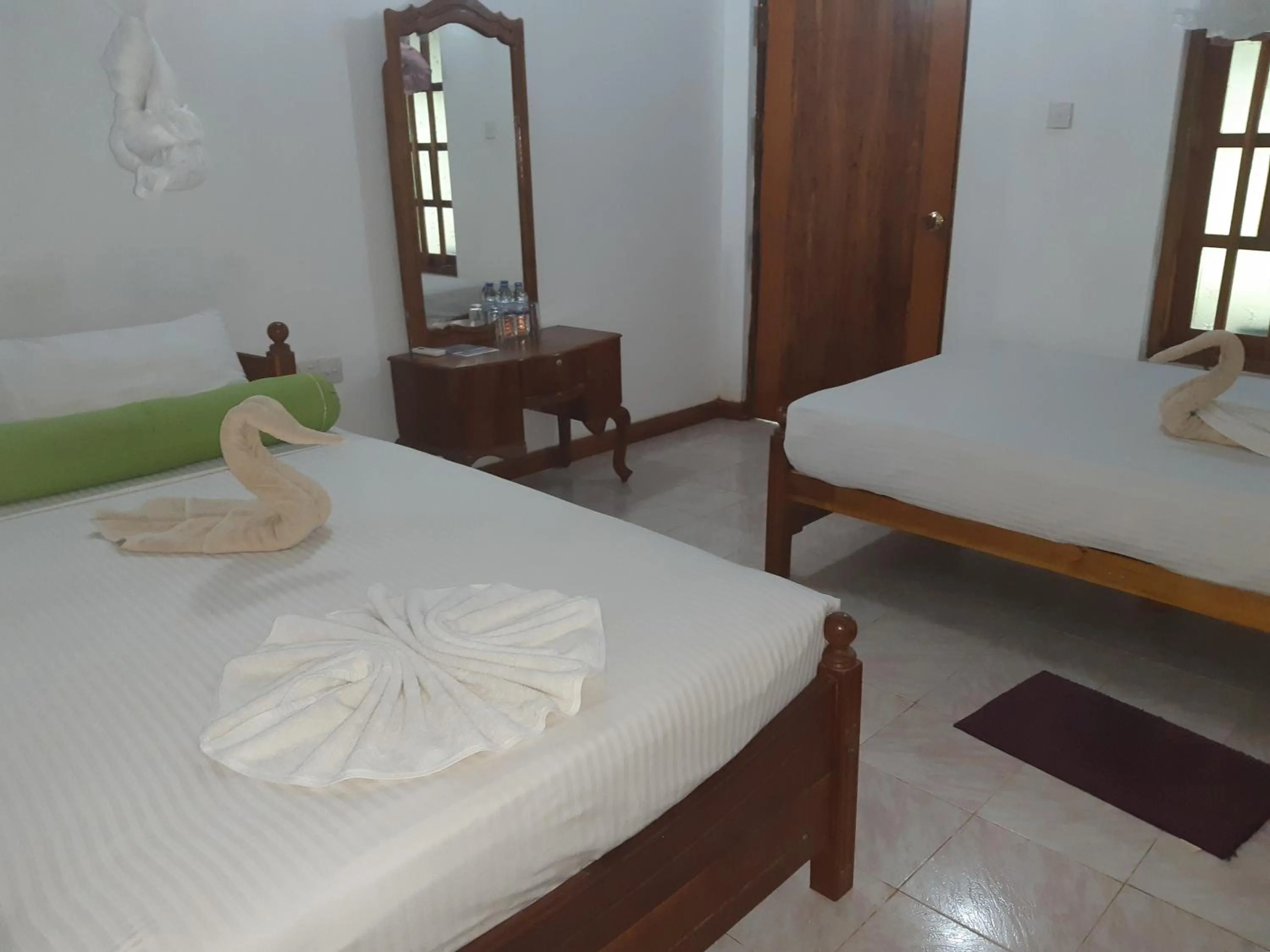 Bedroom, Bed in Banana Rest Sigiriya