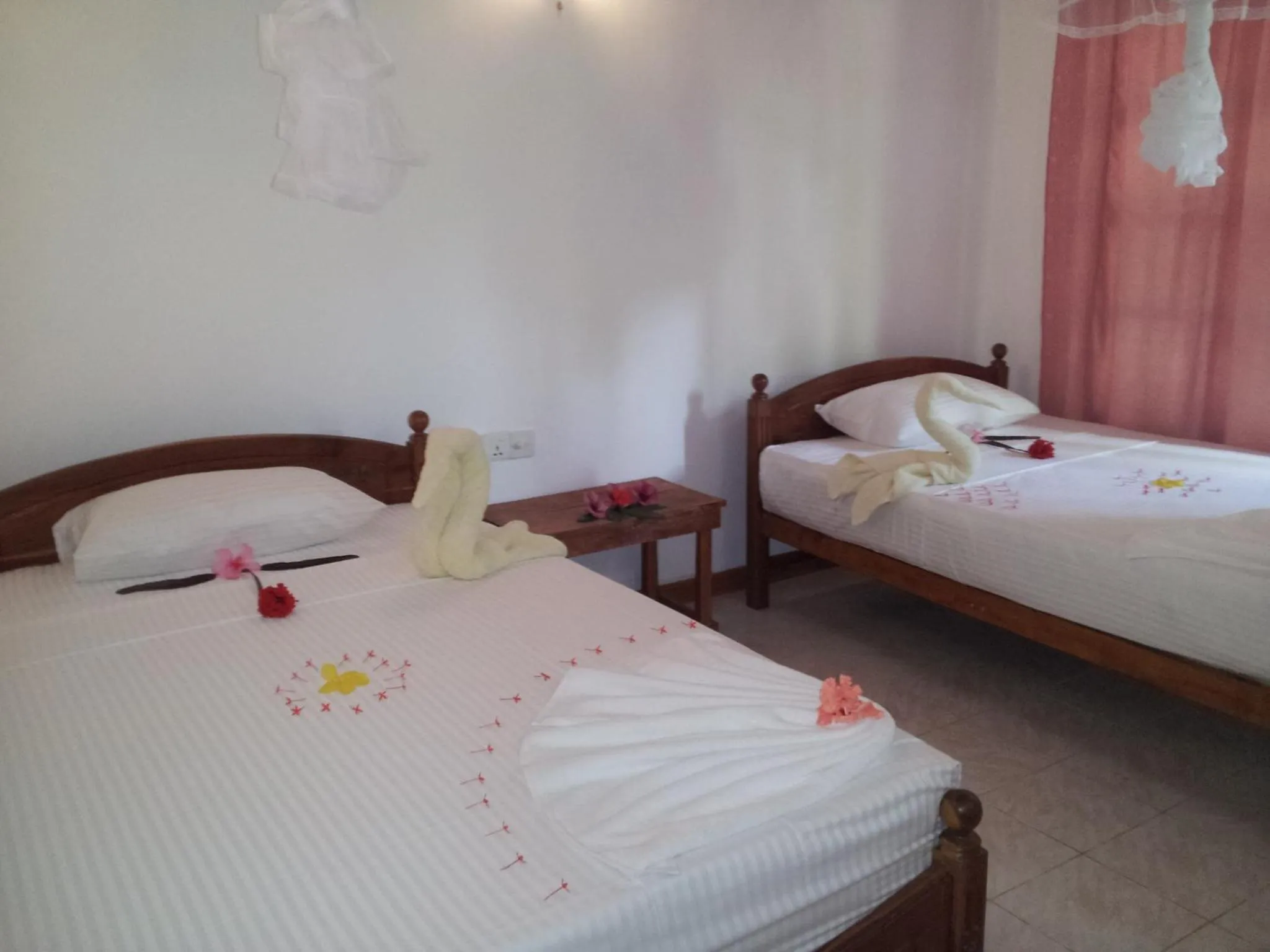 Lake view, Bed in Banana Rest Sigiriya