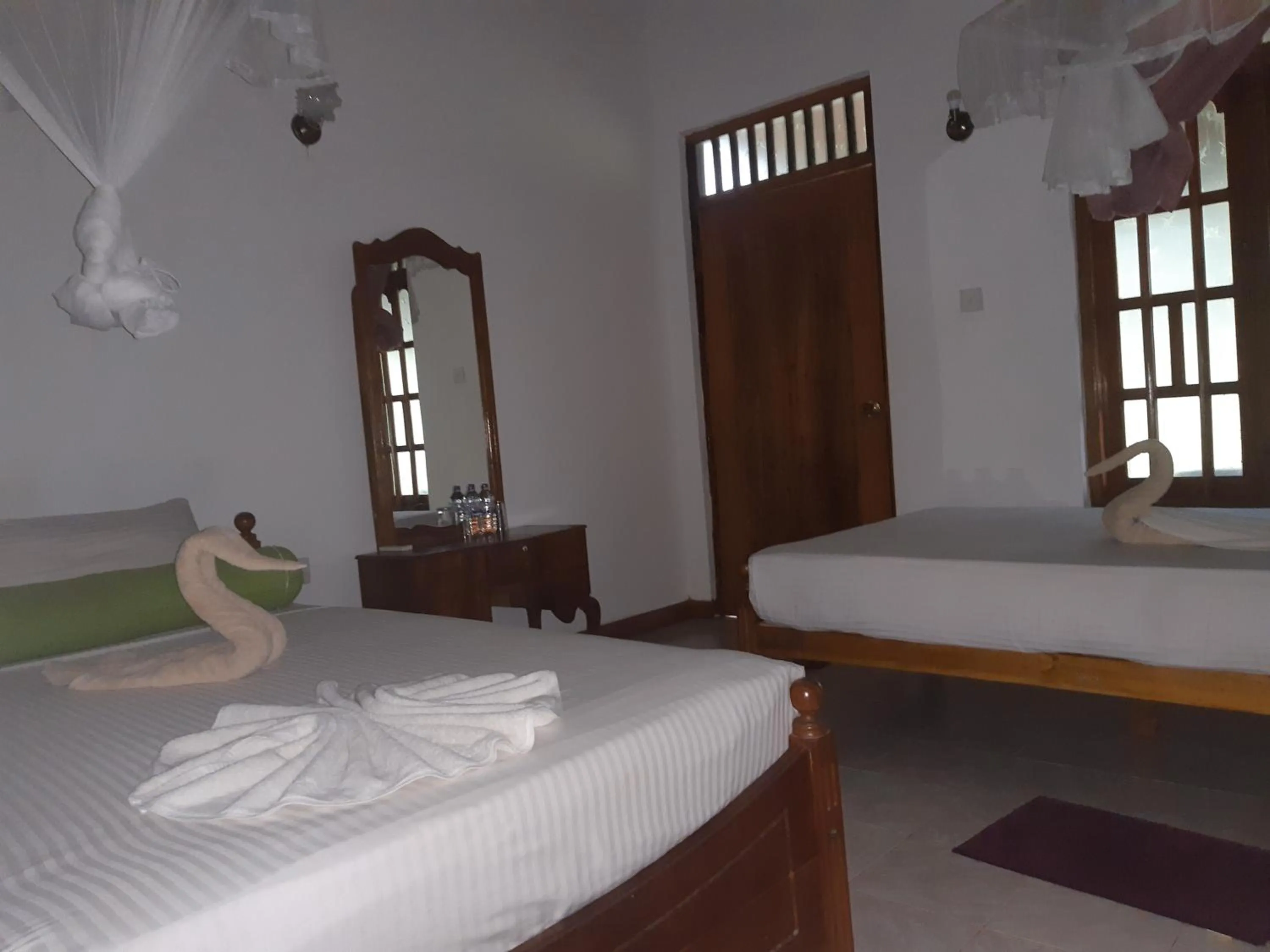 Photo of the whole room, Bed in Banana Rest Sigiriya