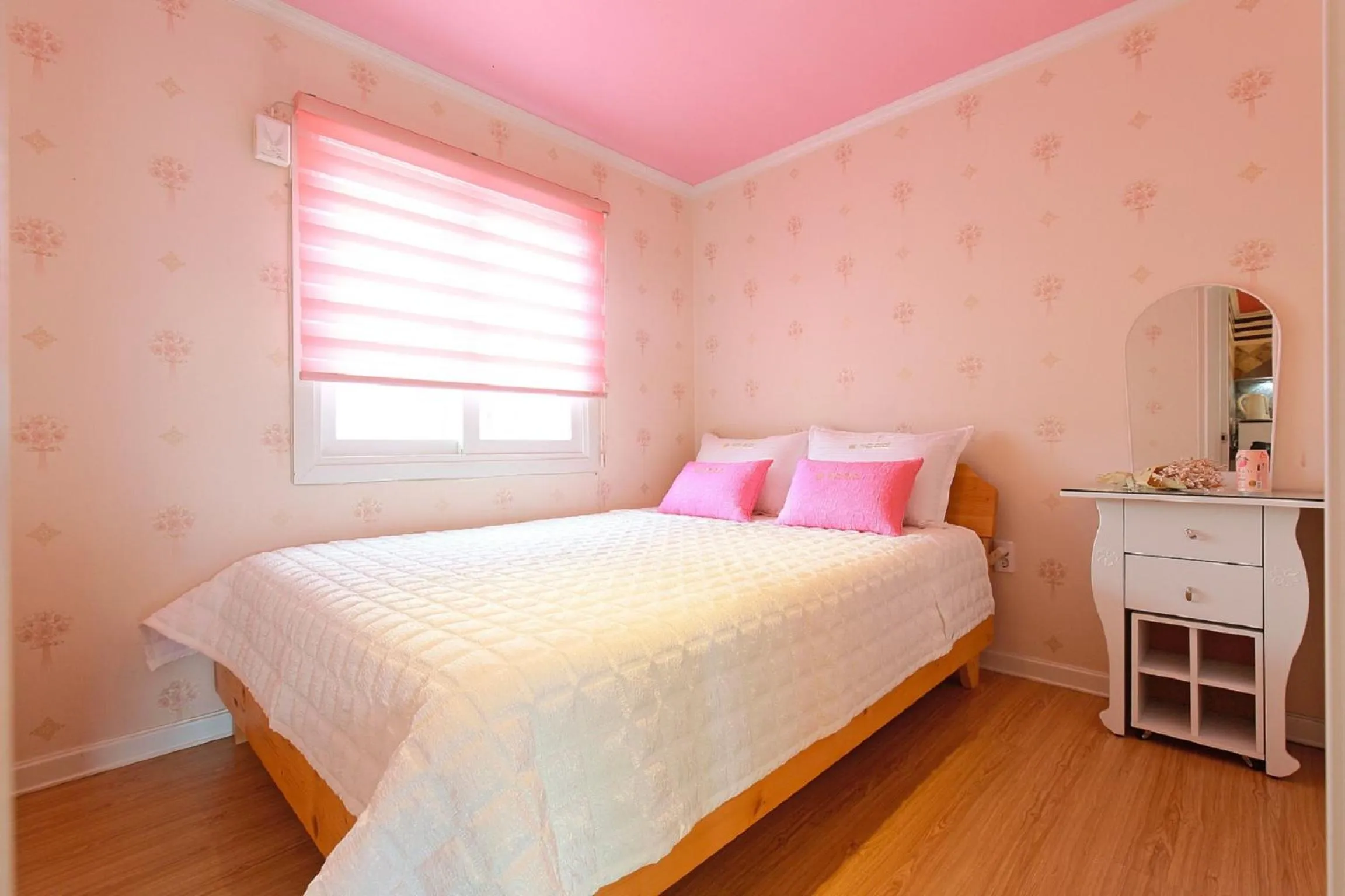 Decorative detail, Bed in Yejeon Pension