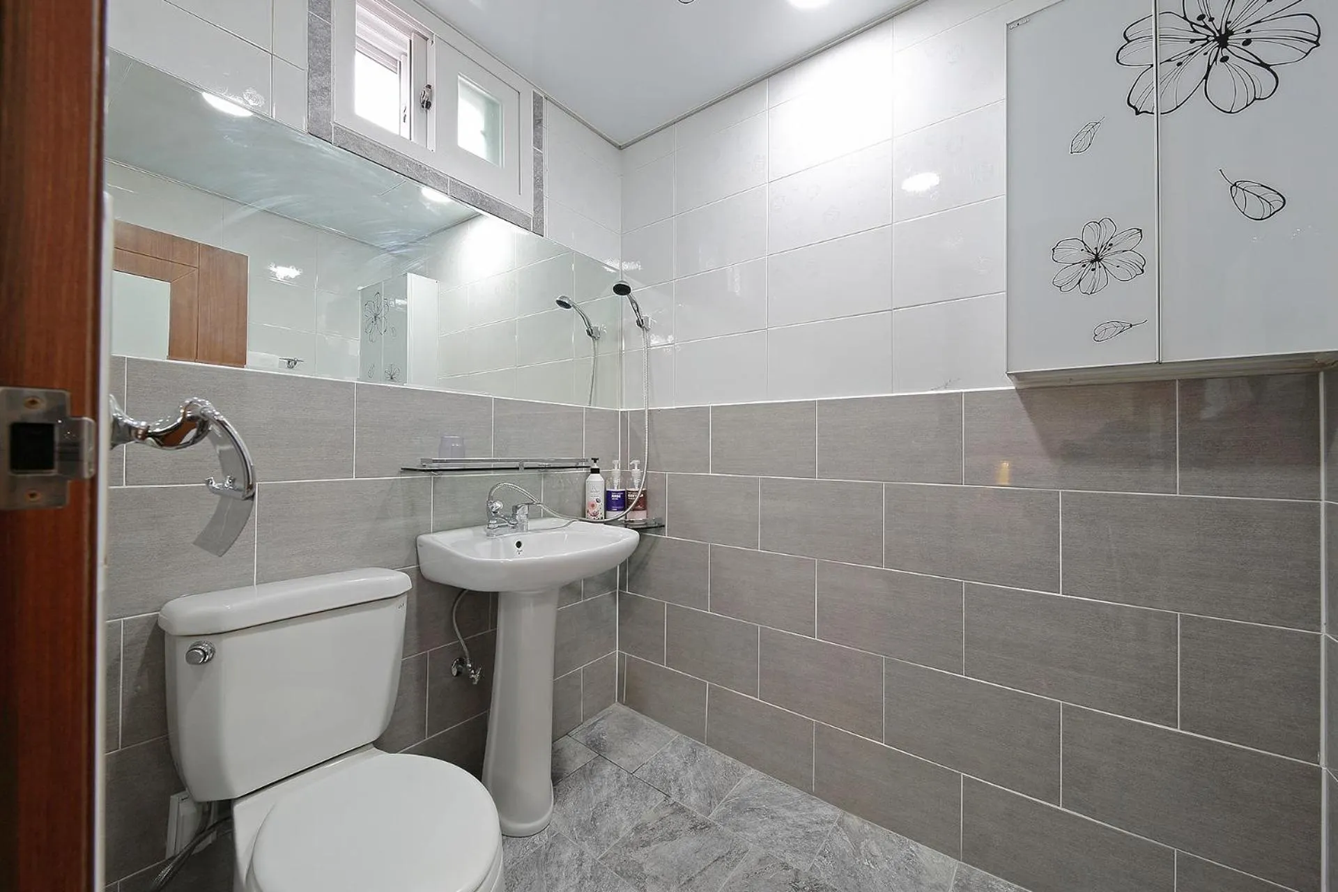 Shower in Yejeon Pension