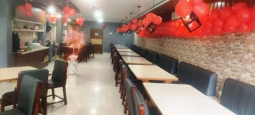 Restaurant/places to eat in Hotel Satkar