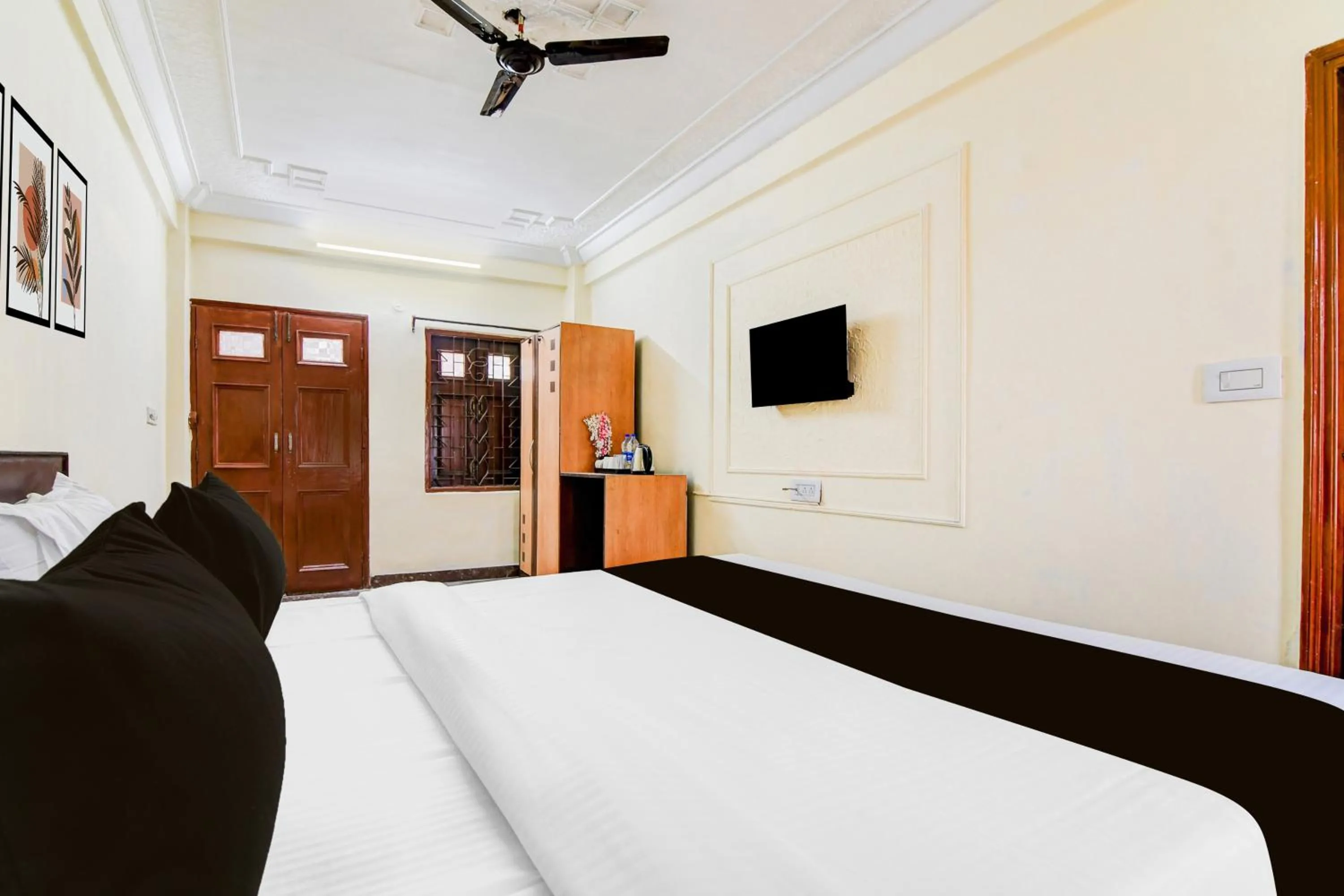 Bedroom, Bed in Super Hotel O Lenin Sarani