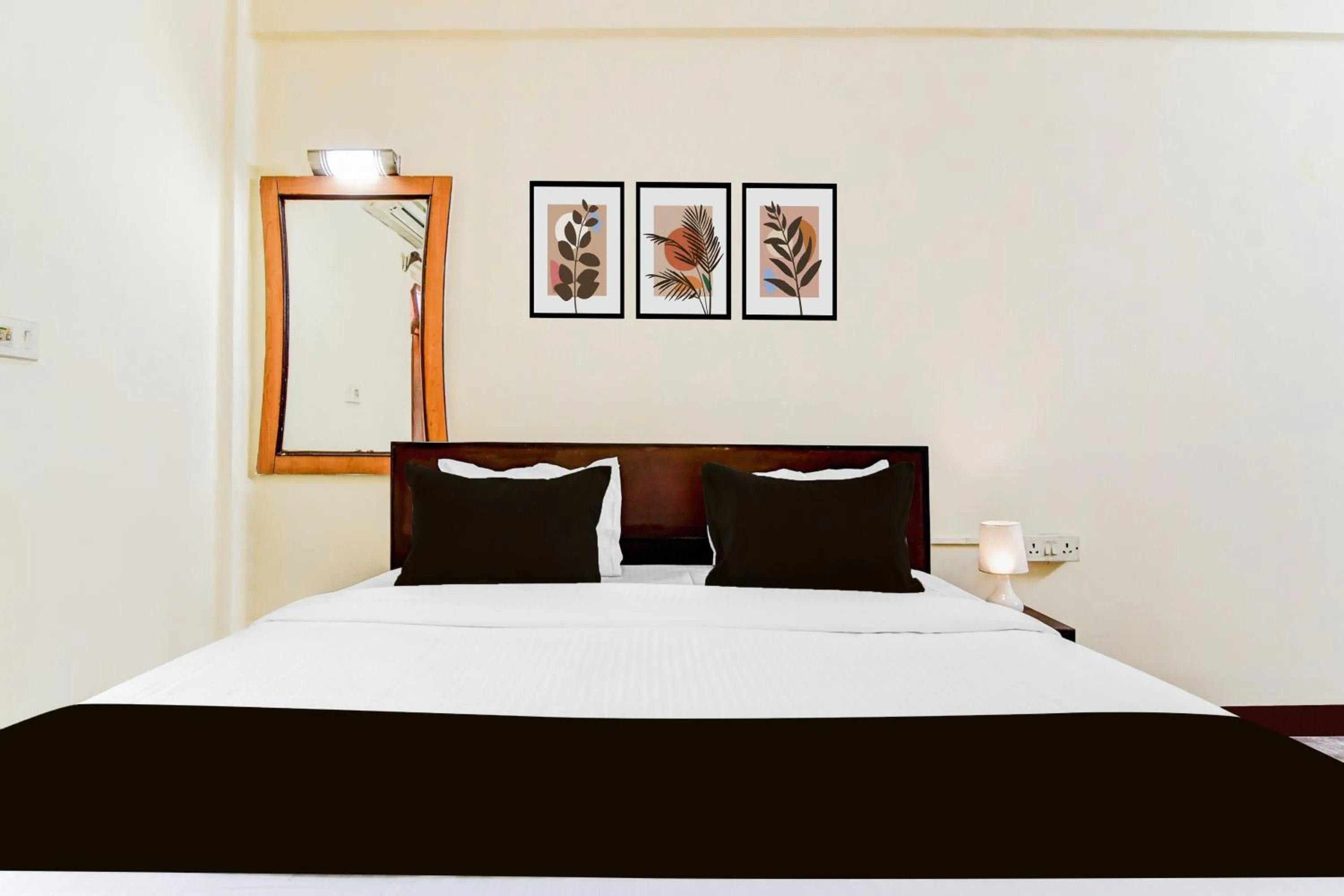 Bedroom, Bed in Super Hotel O Lenin Sarani