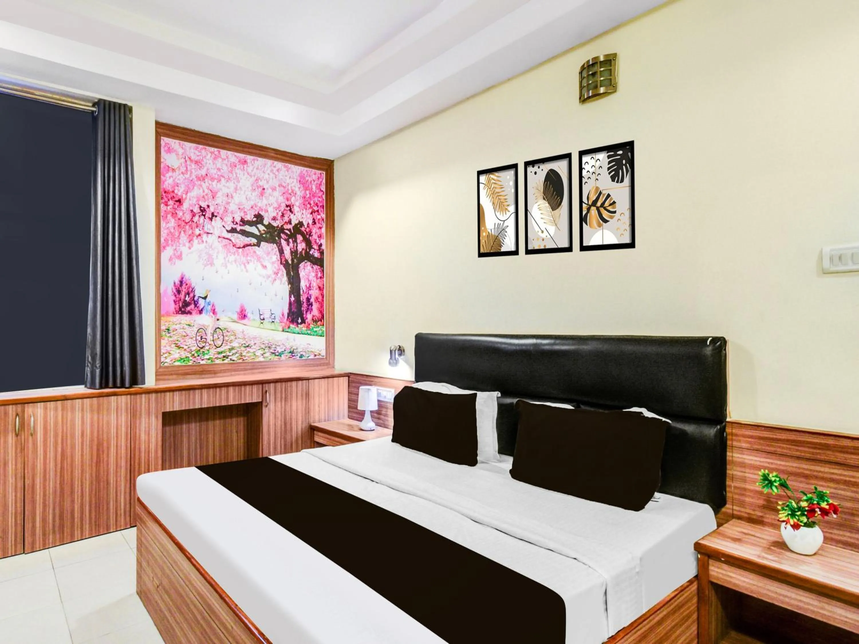Bedroom in Super Townhouse Red Hills Lakdikapul Formerly Sitara Grand