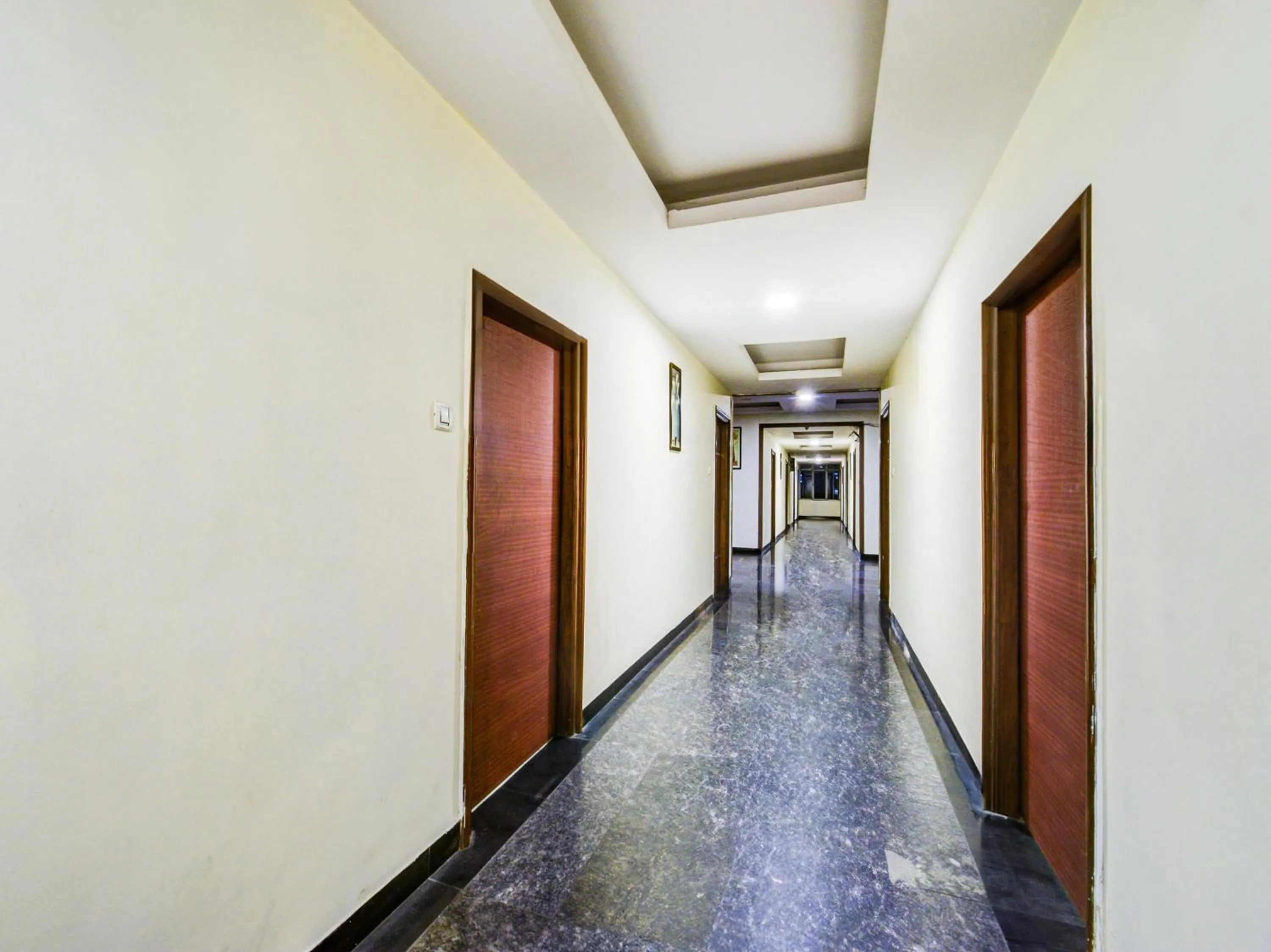 Lobby or reception in Super Townhouse Red Hills Lakdikapul Formerly Sitara Grand