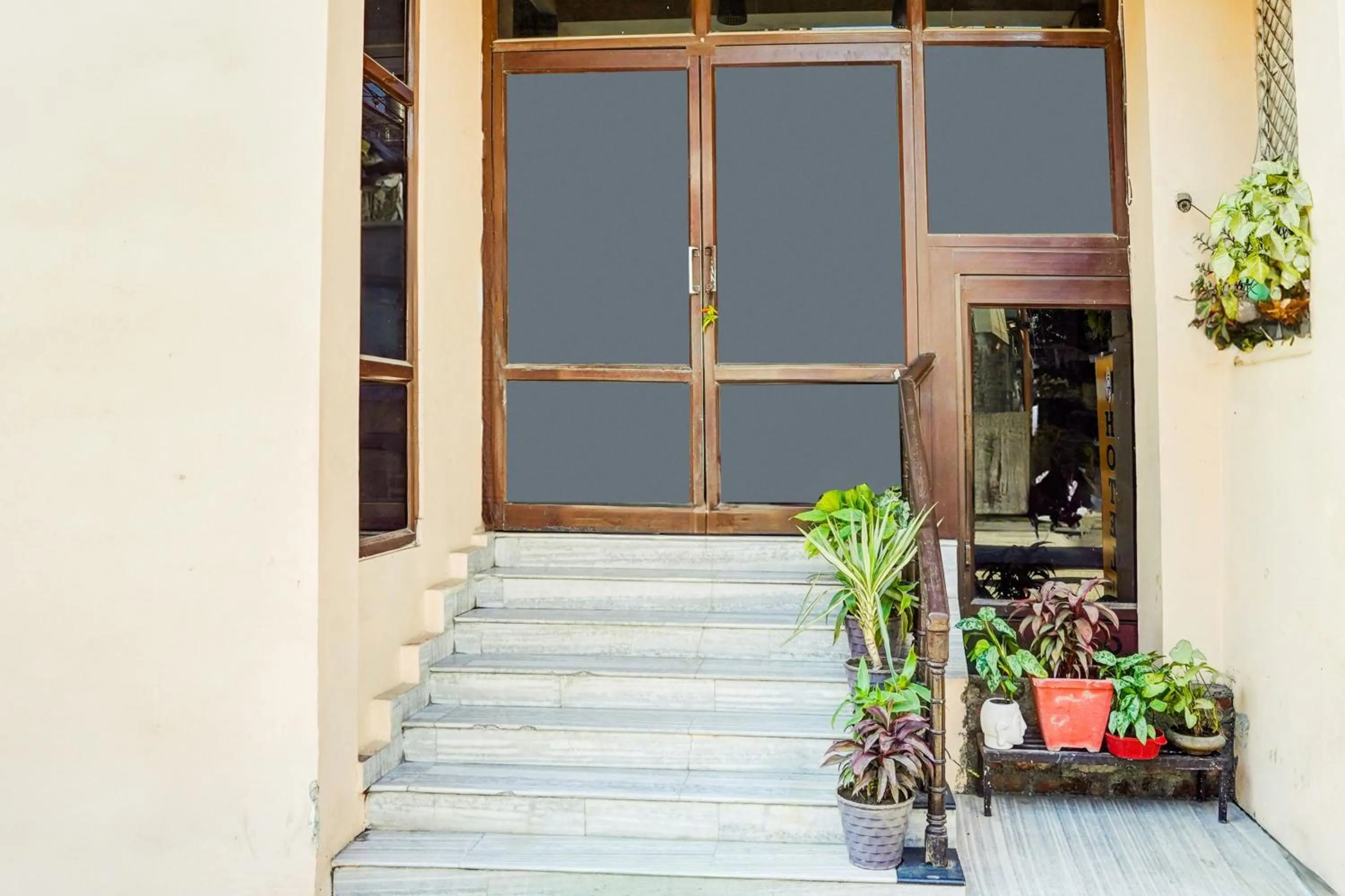 Facade/entrance in Hotel O Tyagi Road Near Prince Chowk