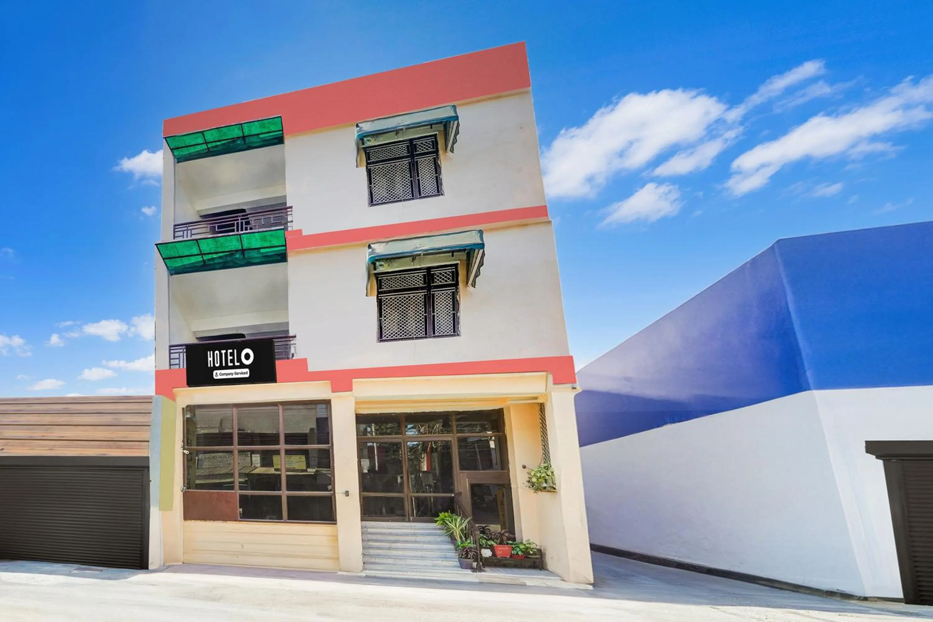 Facade/entrance in Super Hotel O Tyagi Road Near Prince Chowk