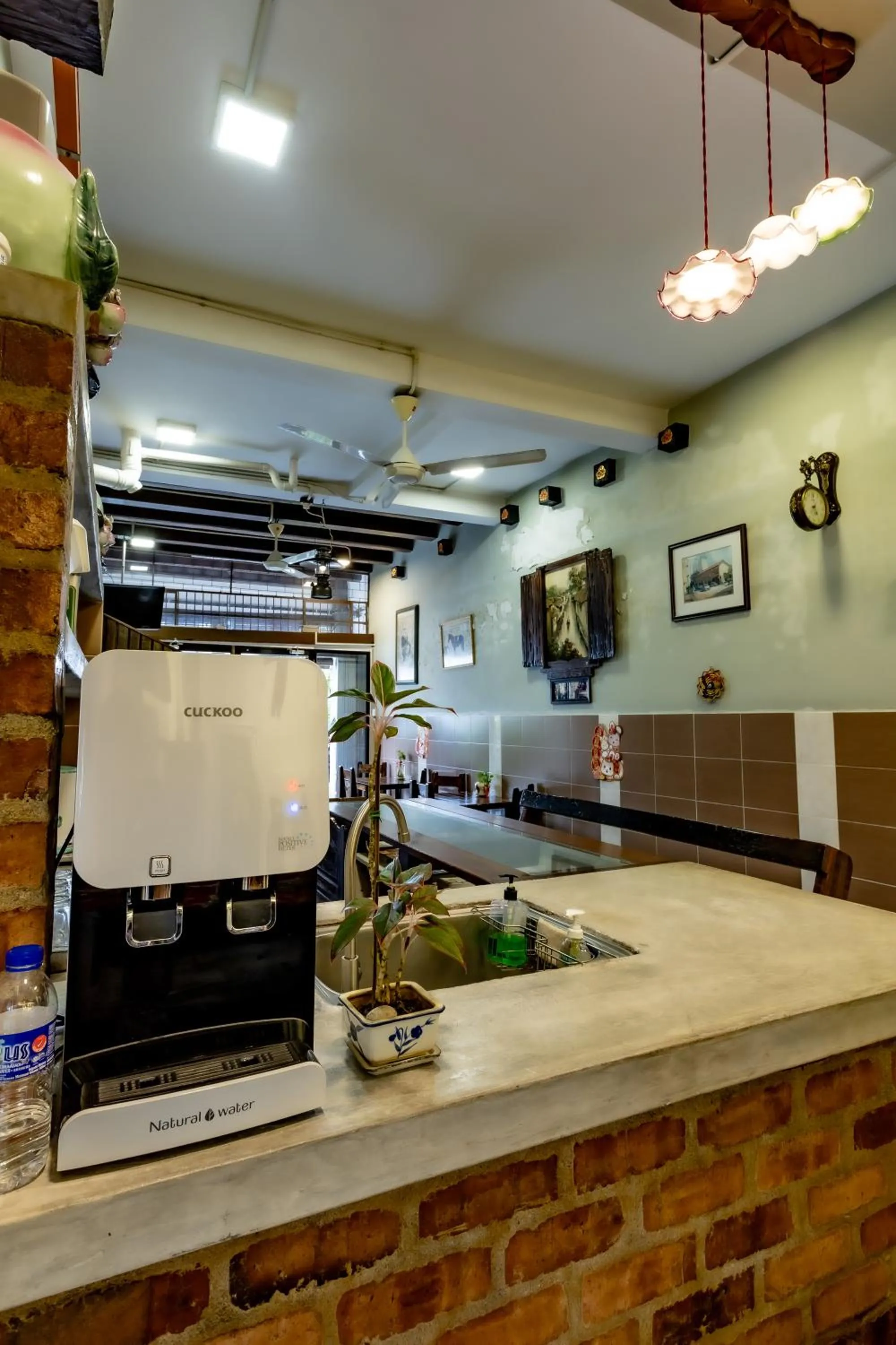 Kitchen or kitchenette in Palm Mansion Boutique Suites