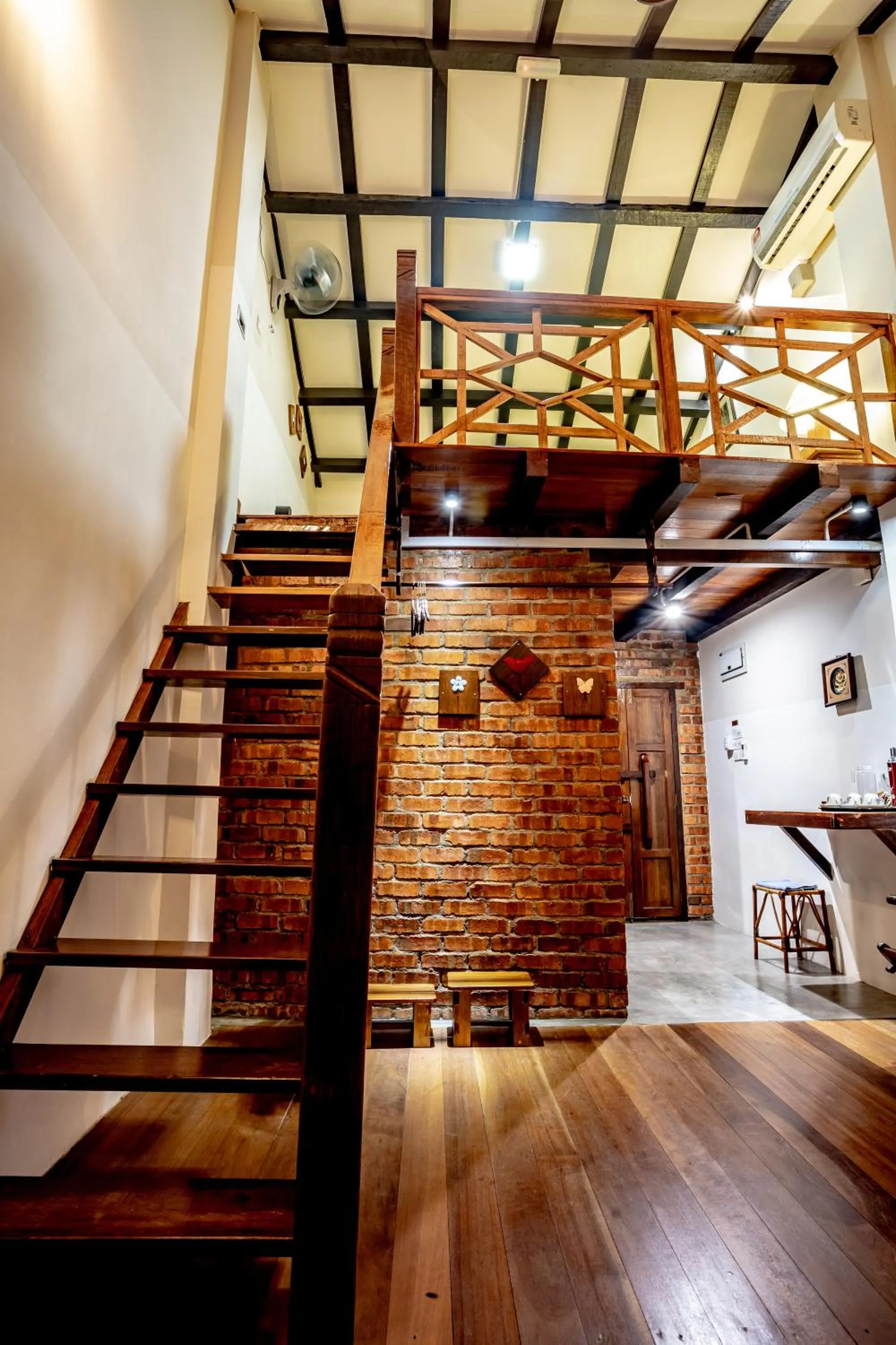 Photo of the whole room in Palm Mansion Boutique Suites