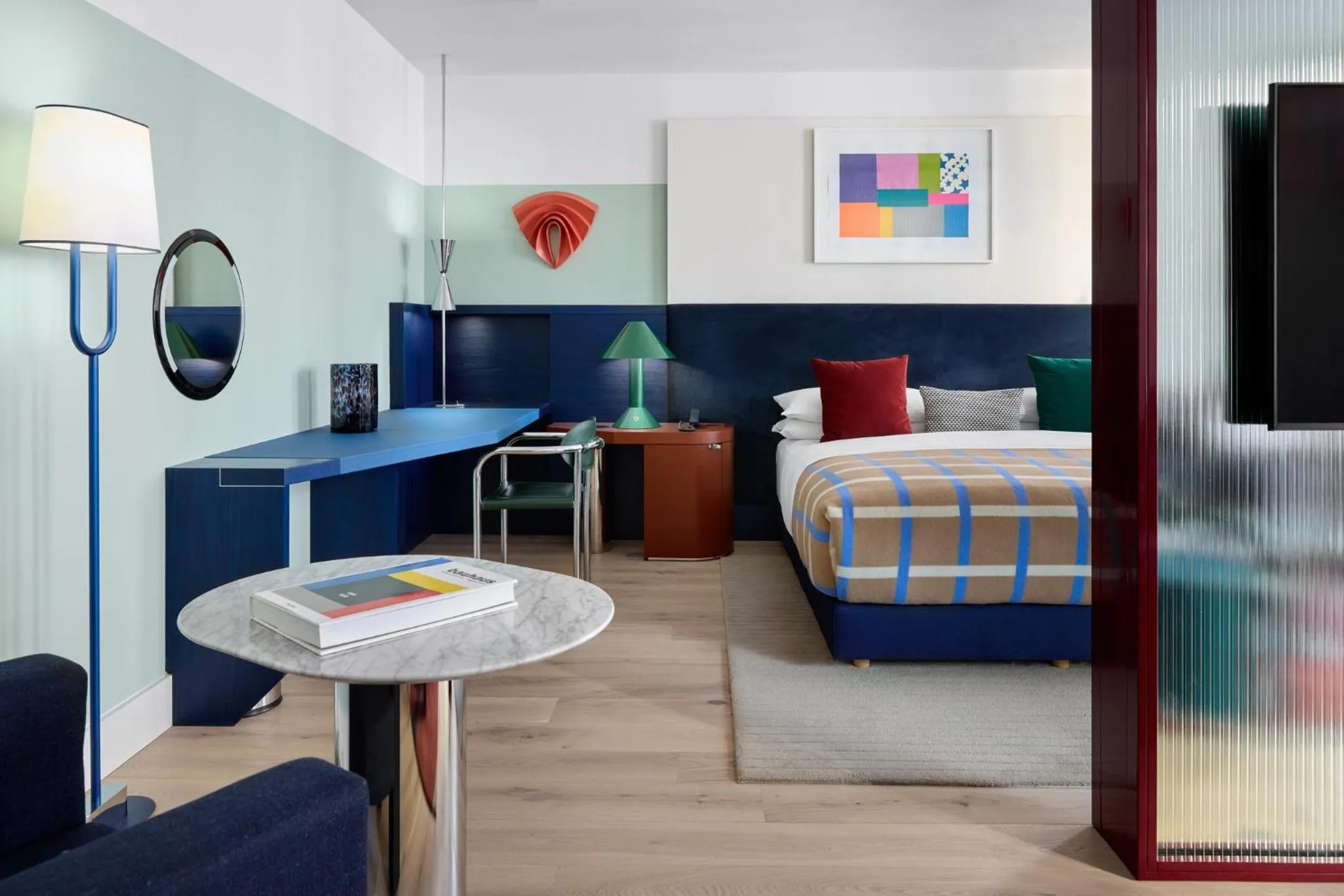 Photo of the whole room in Kimpton Main Frankfurt by IHG