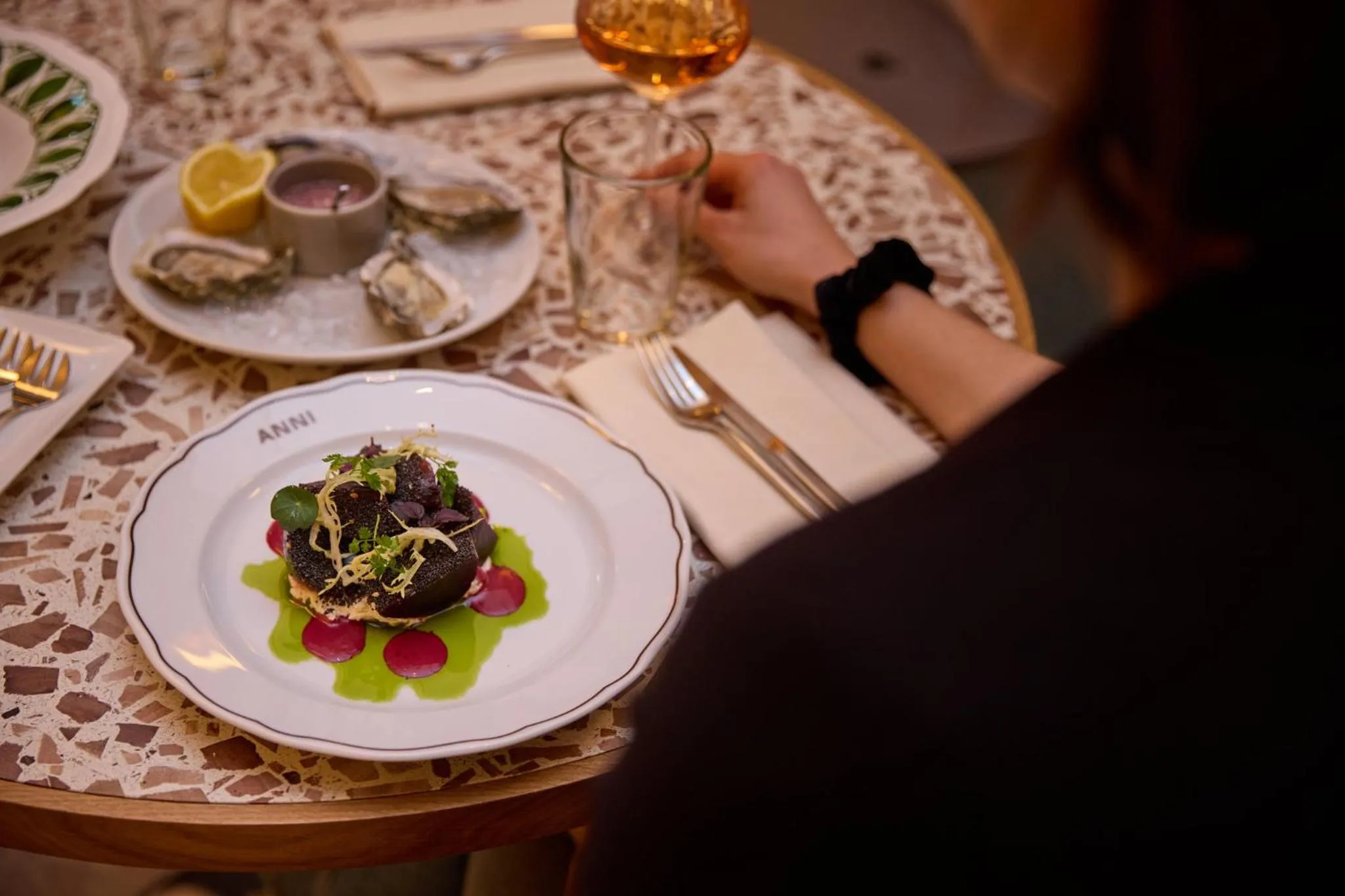 Restaurant/places to eat in Kimpton Main Frankfurt by IHG