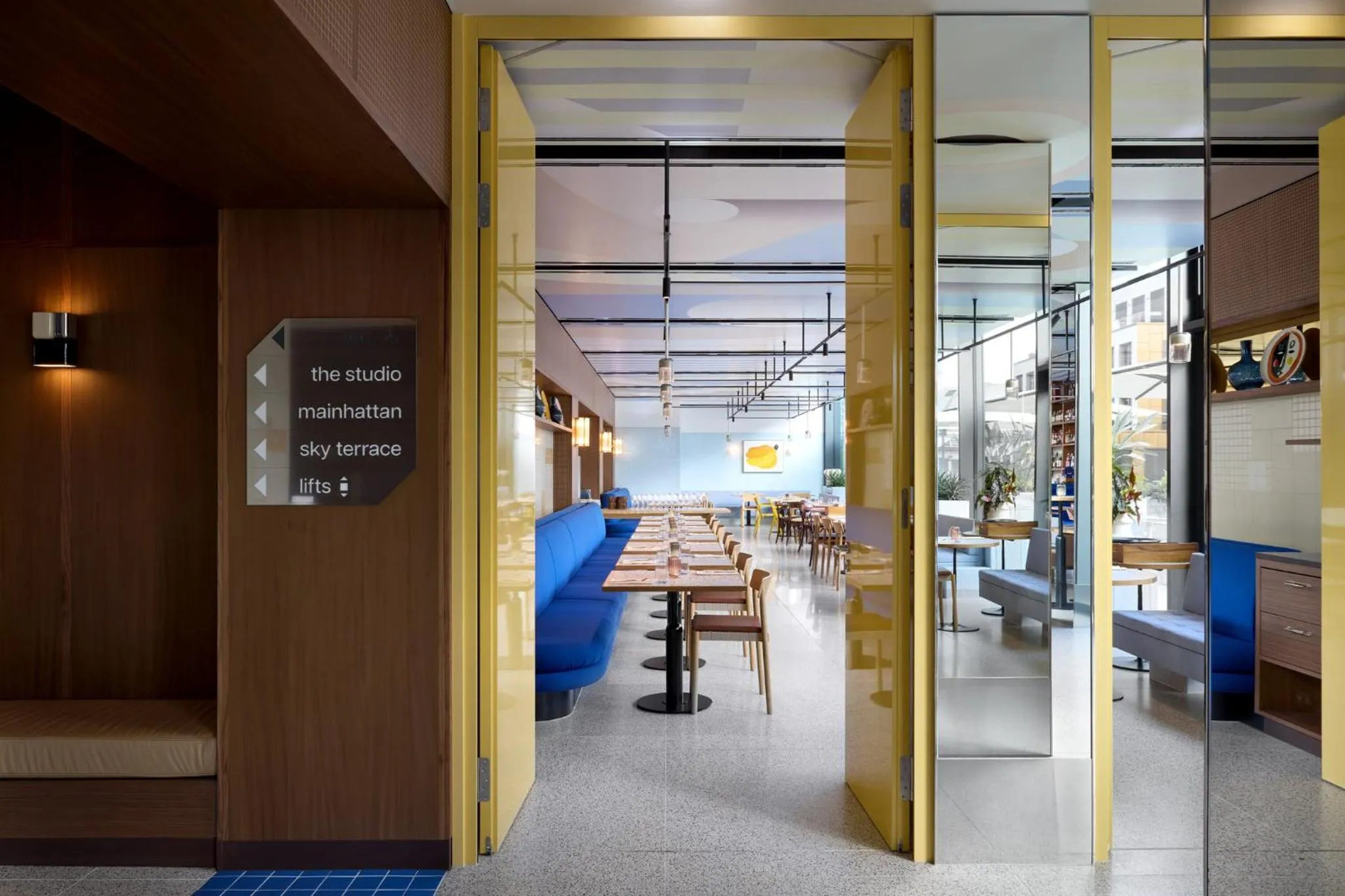 Restaurant/places to eat in Kimpton Main Frankfurt by IHG