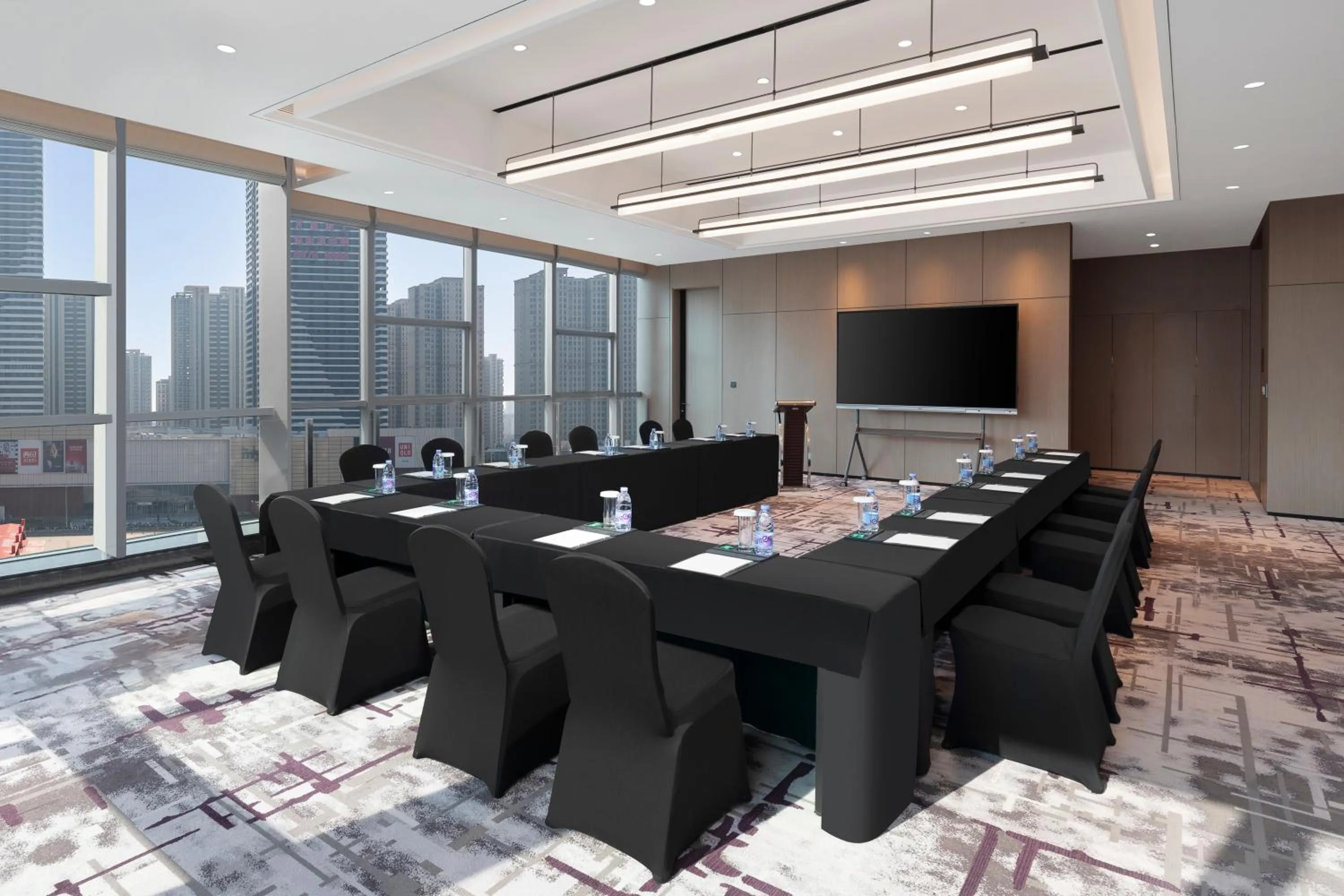 Meeting/conference room in Crowne Plaza Taizhou City Center by IHG
