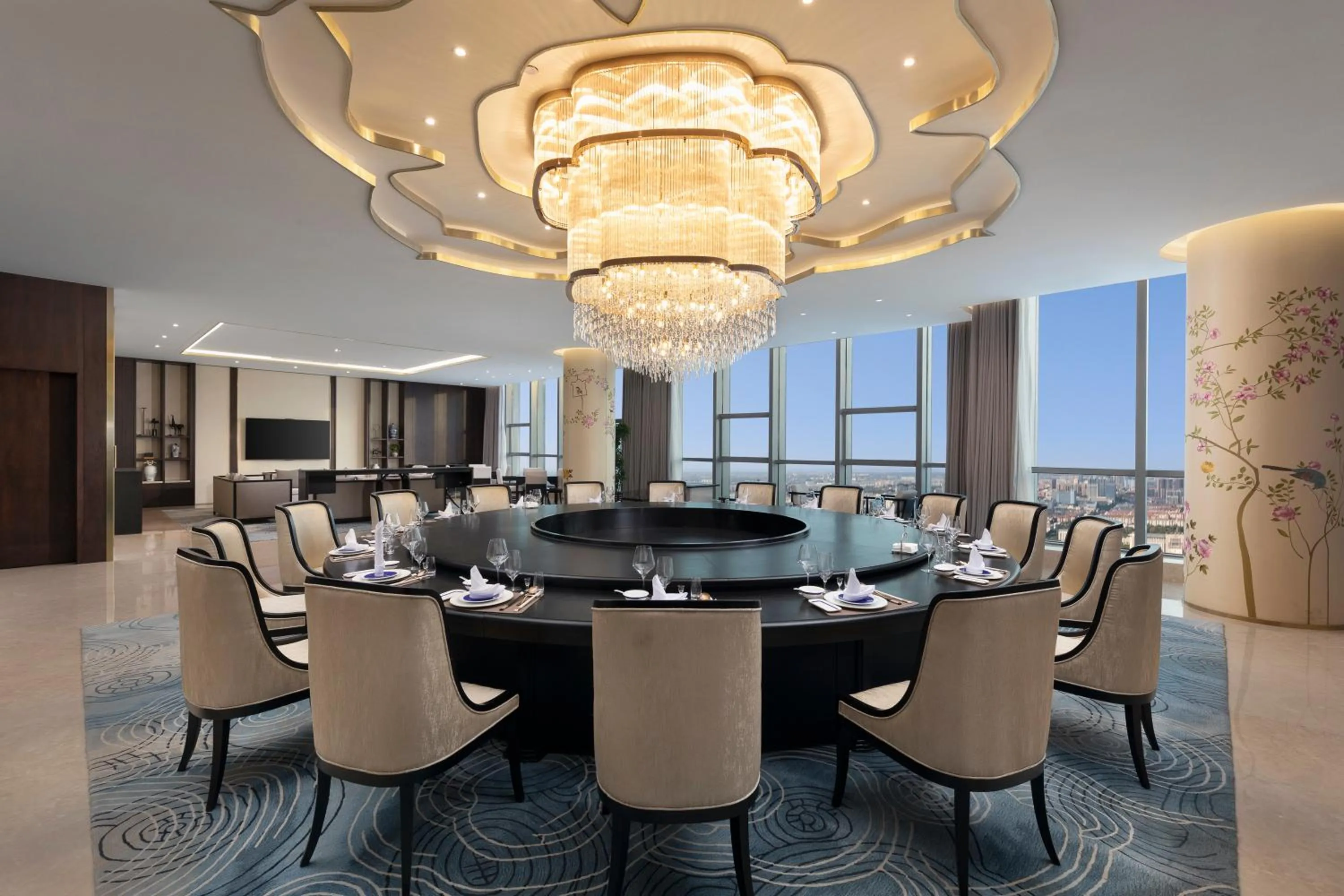 Restaurant/places to eat in Crowne Plaza Taizhou City Center by IHG