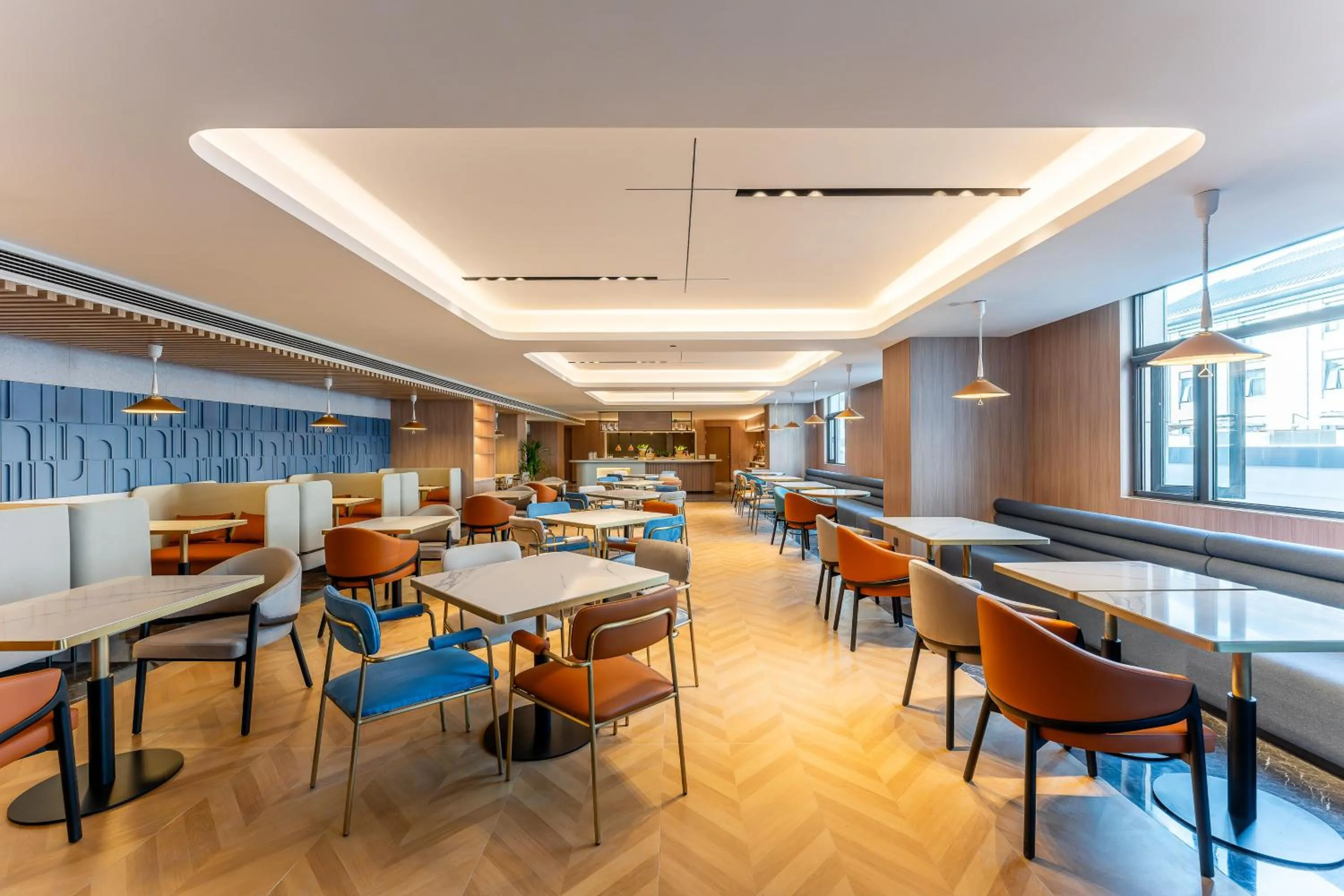 Buffet breakfast in Holiday Inn Express Luoyang Longmen by IHG