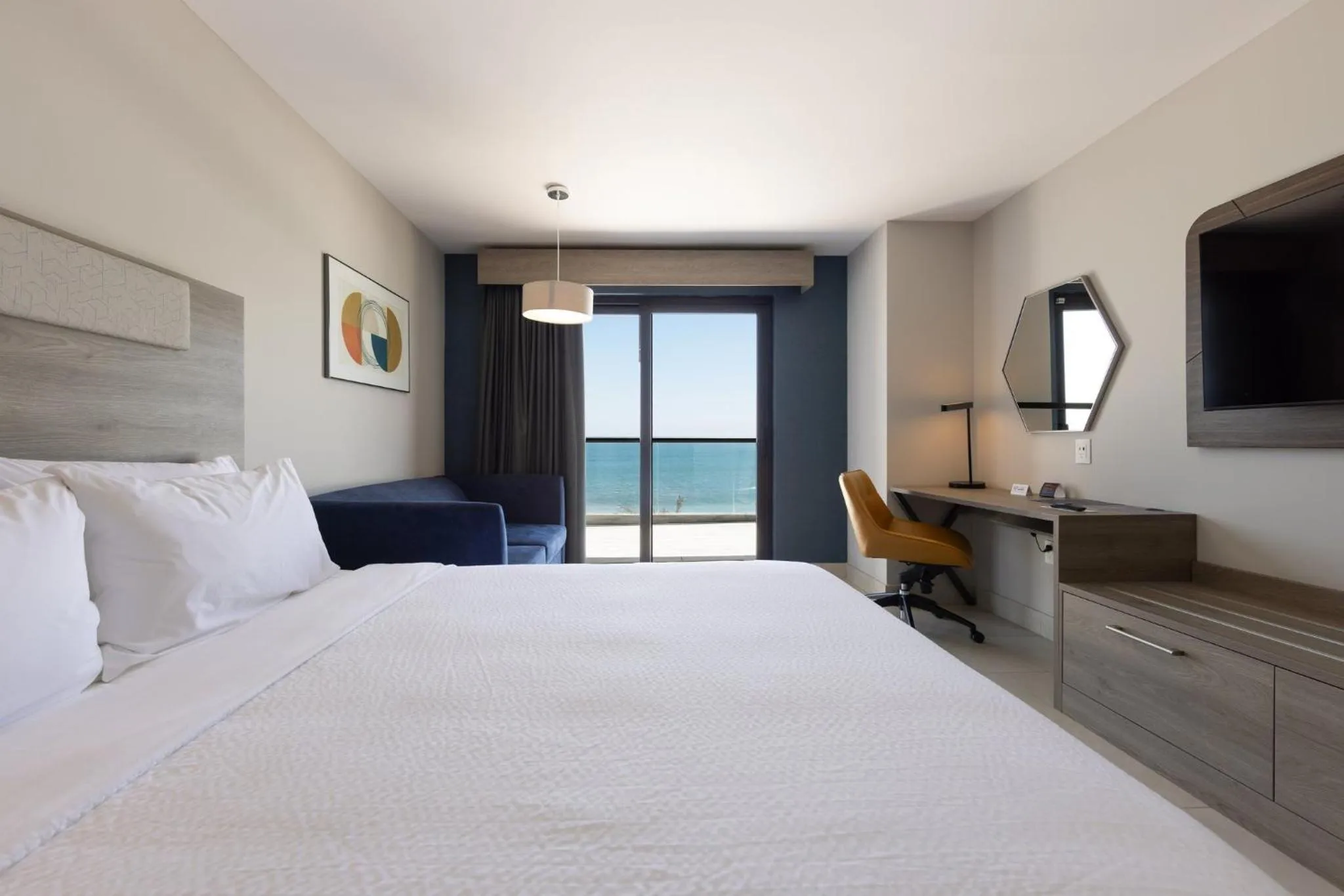 Photo of the whole room, Bed in Holiday Inn Express & Suites Mazatlan by IHG