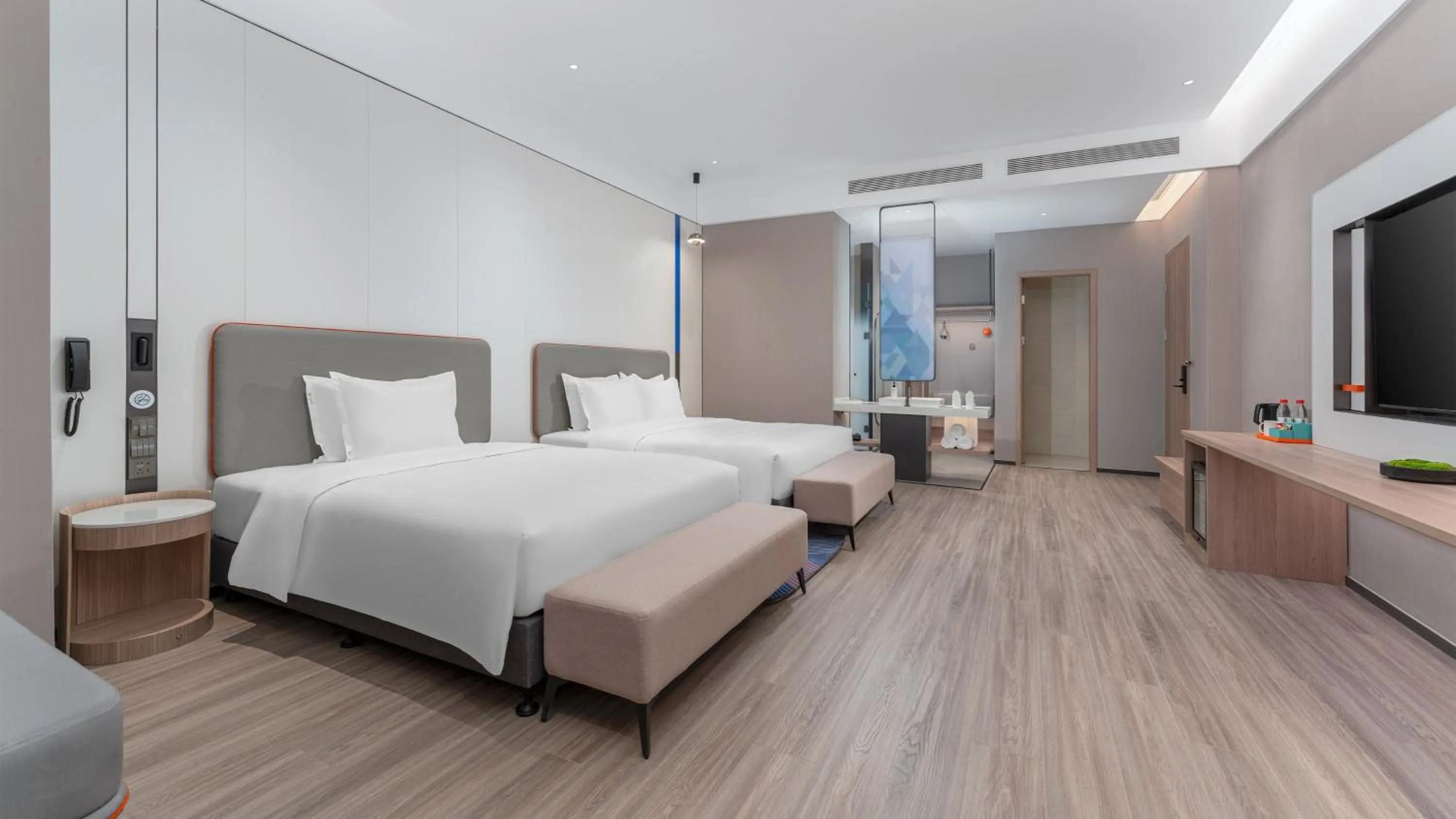 Bed in Holiday Inn Express Wuhan East Lake by IHG