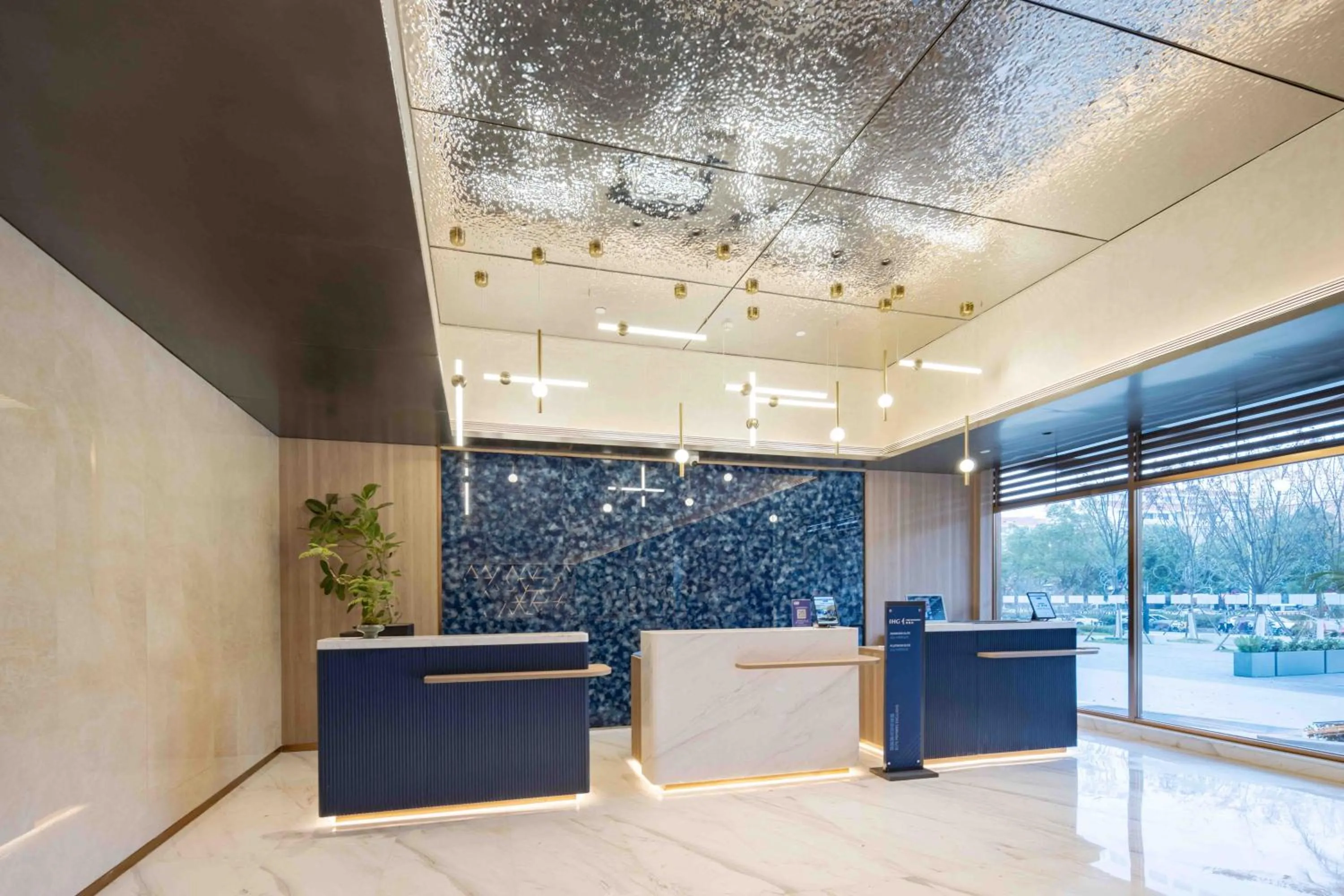 Lobby or reception in Holiday Inn Express Wuhan East Lake by IHG