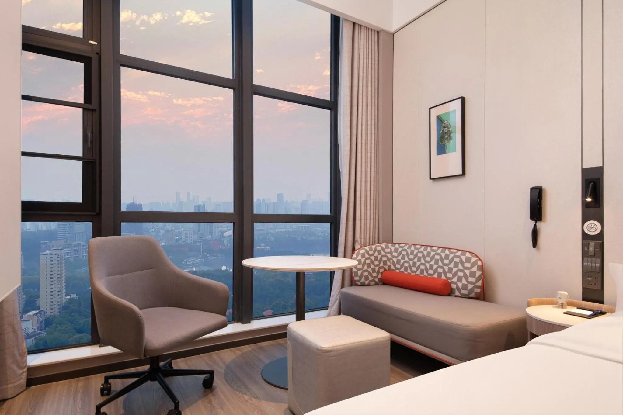 Photo of the whole room in Holiday Inn Express Wuhan East Lake by IHG