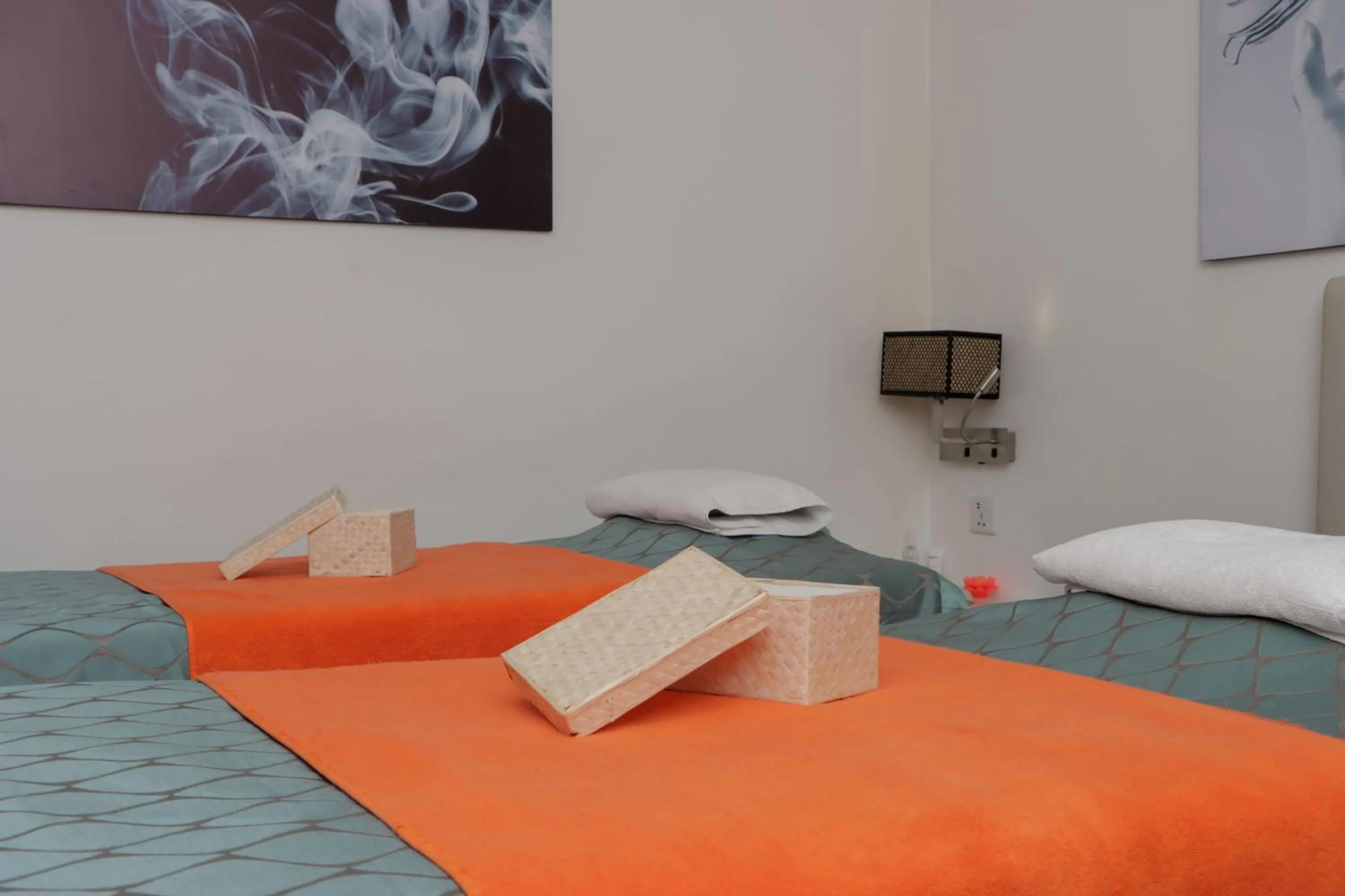 Spa and wellness centre/facilities, Bed in Radisson Hotel Kandy