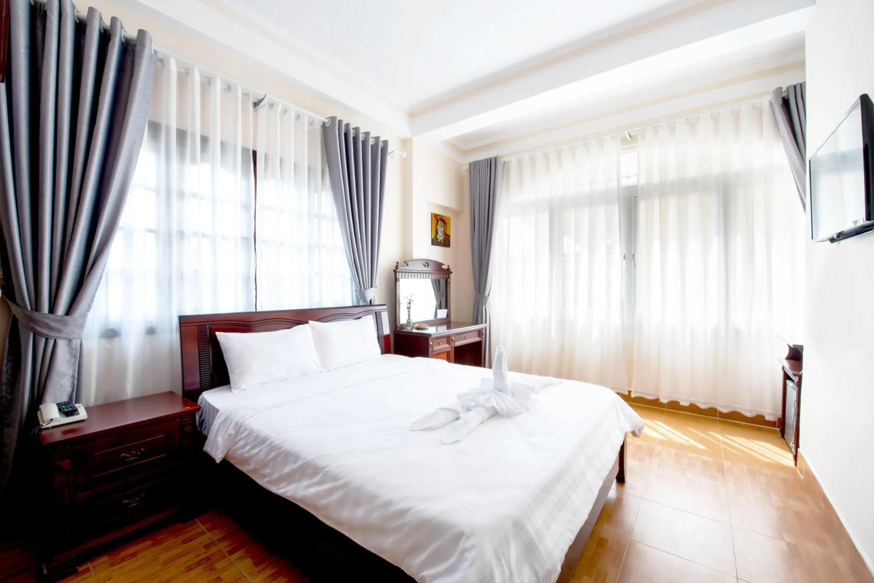 Bedroom, Bed in Le Petit Paris Dalat Hotel