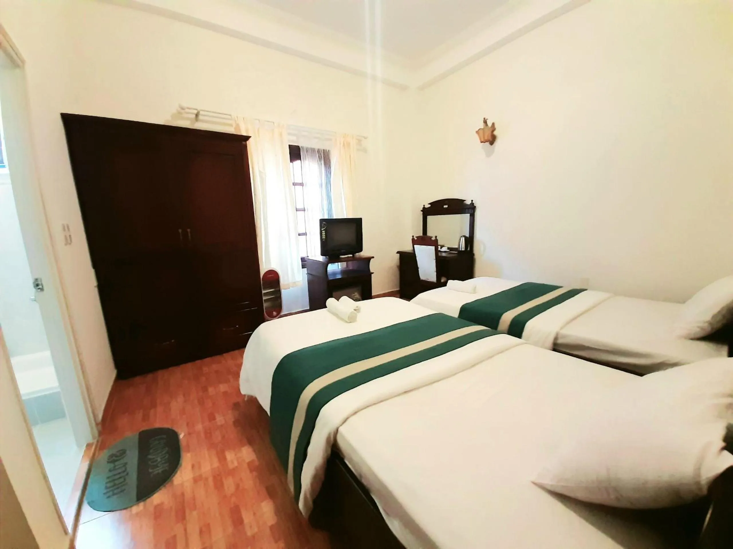 Bedroom, Bed in Le Petit Paris Dalat Hotel