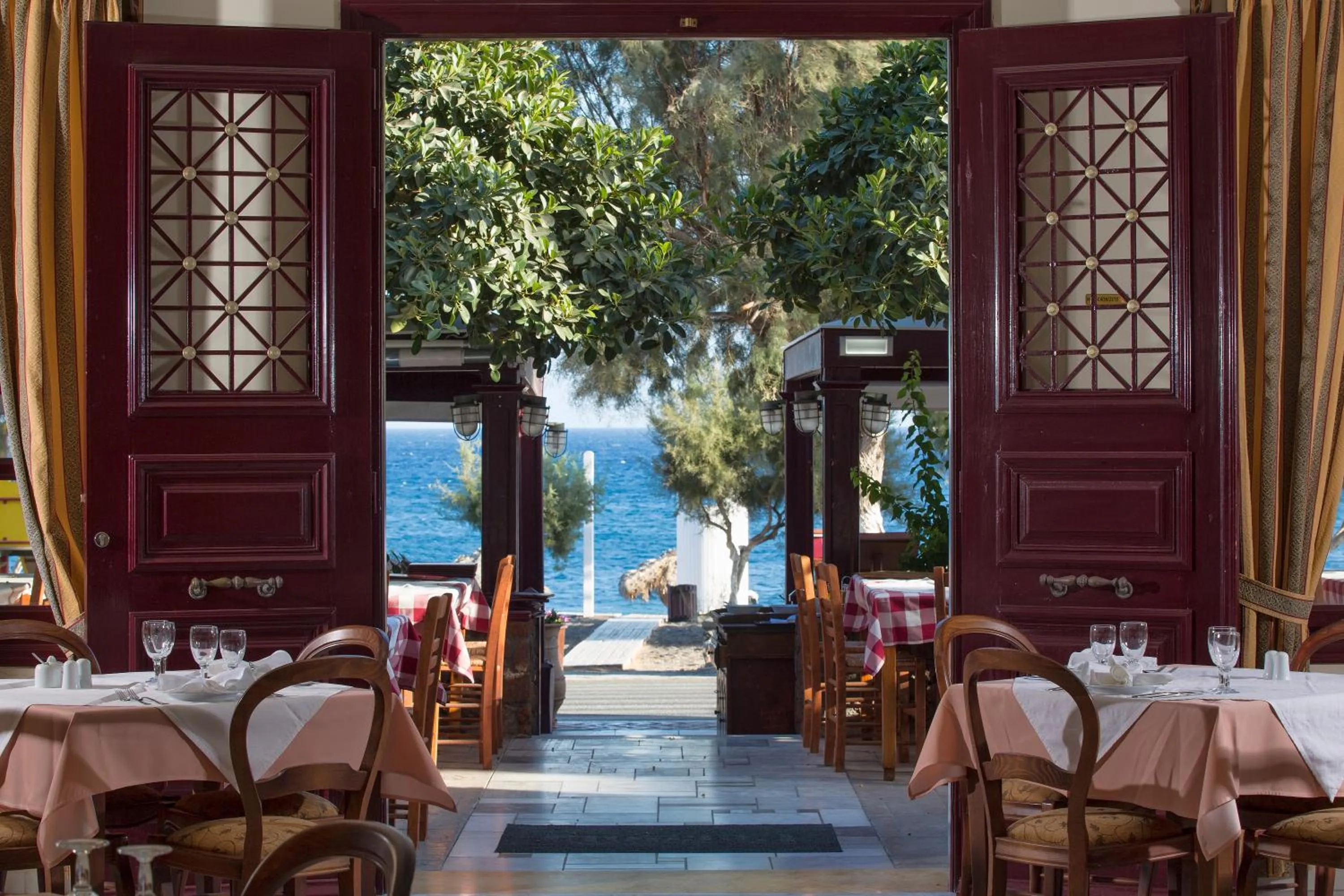 Restaurant/places to eat in Veggera Beach Hotel