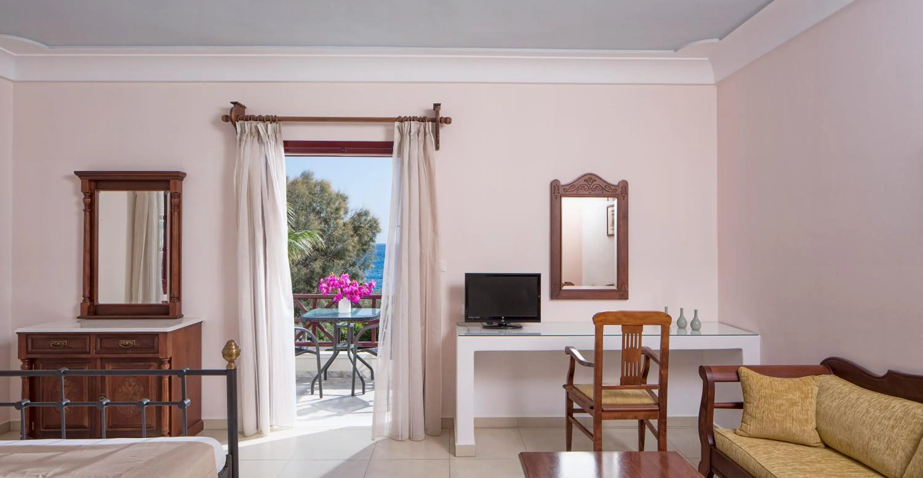 Property building in Veggera Beach Hotel