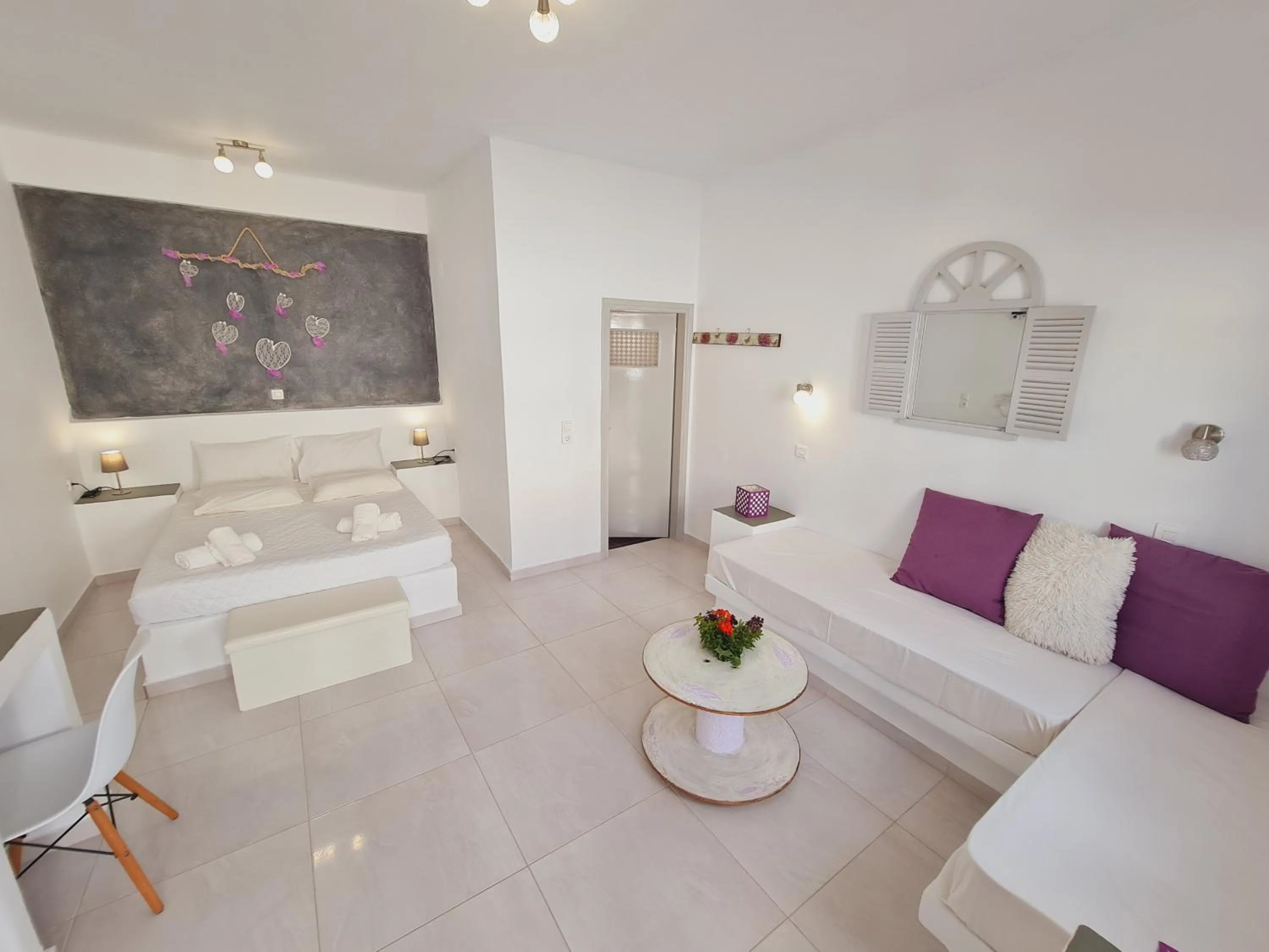 Photo of the whole room in Villa Anto