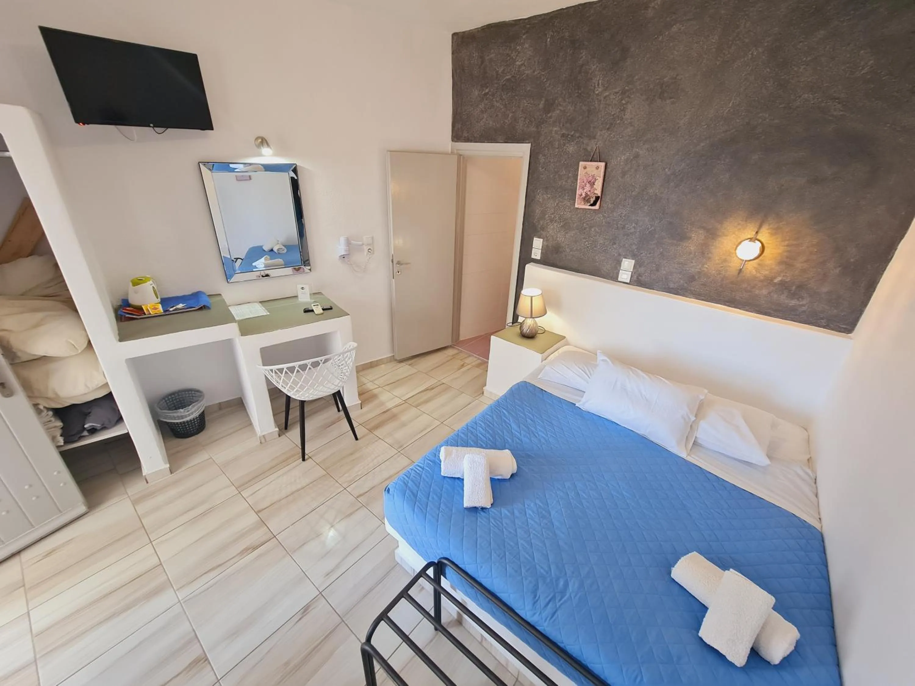 Photo of the whole room, Bed in Villa Anto