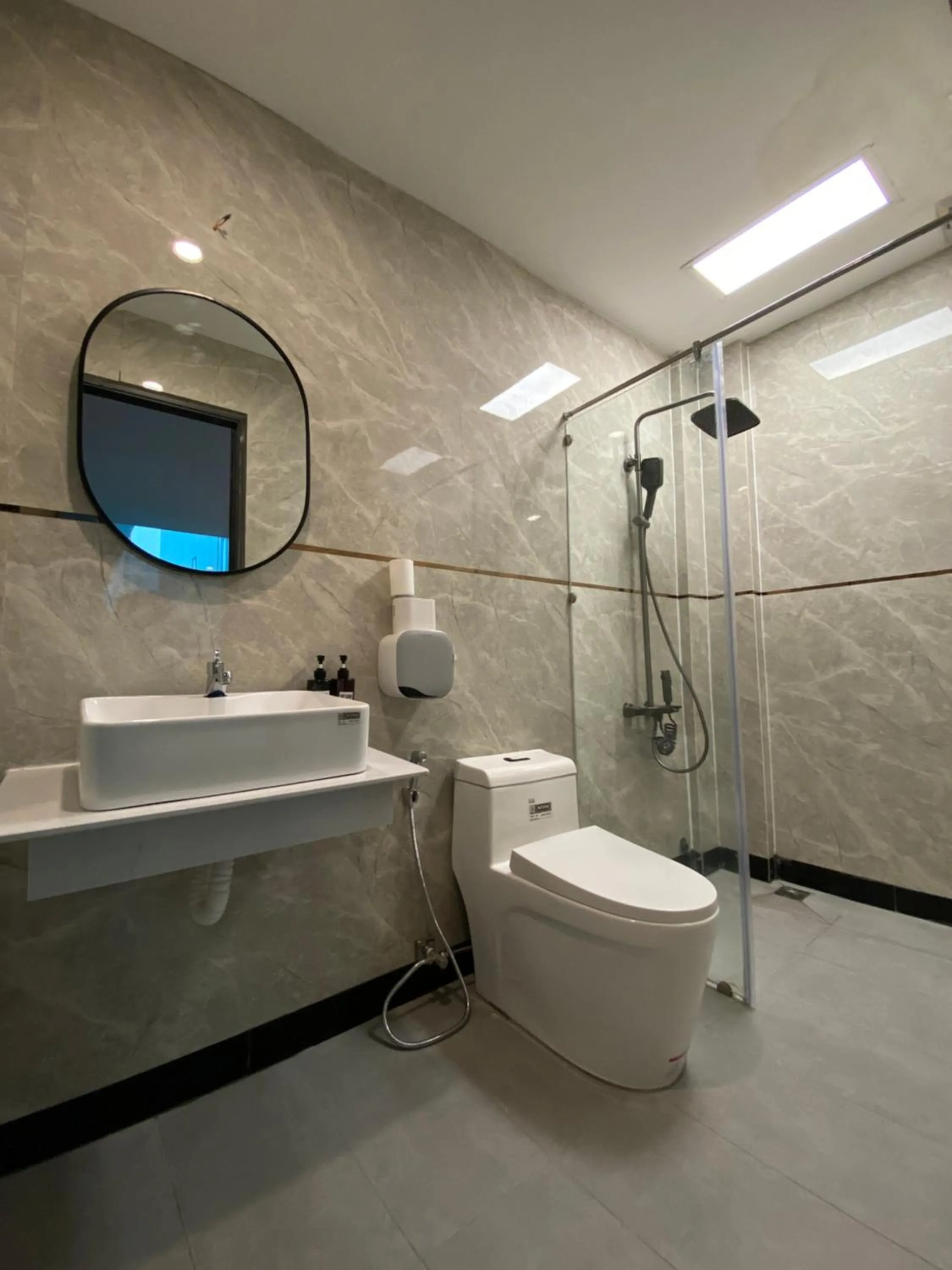 Bathroom in M&H Hotel