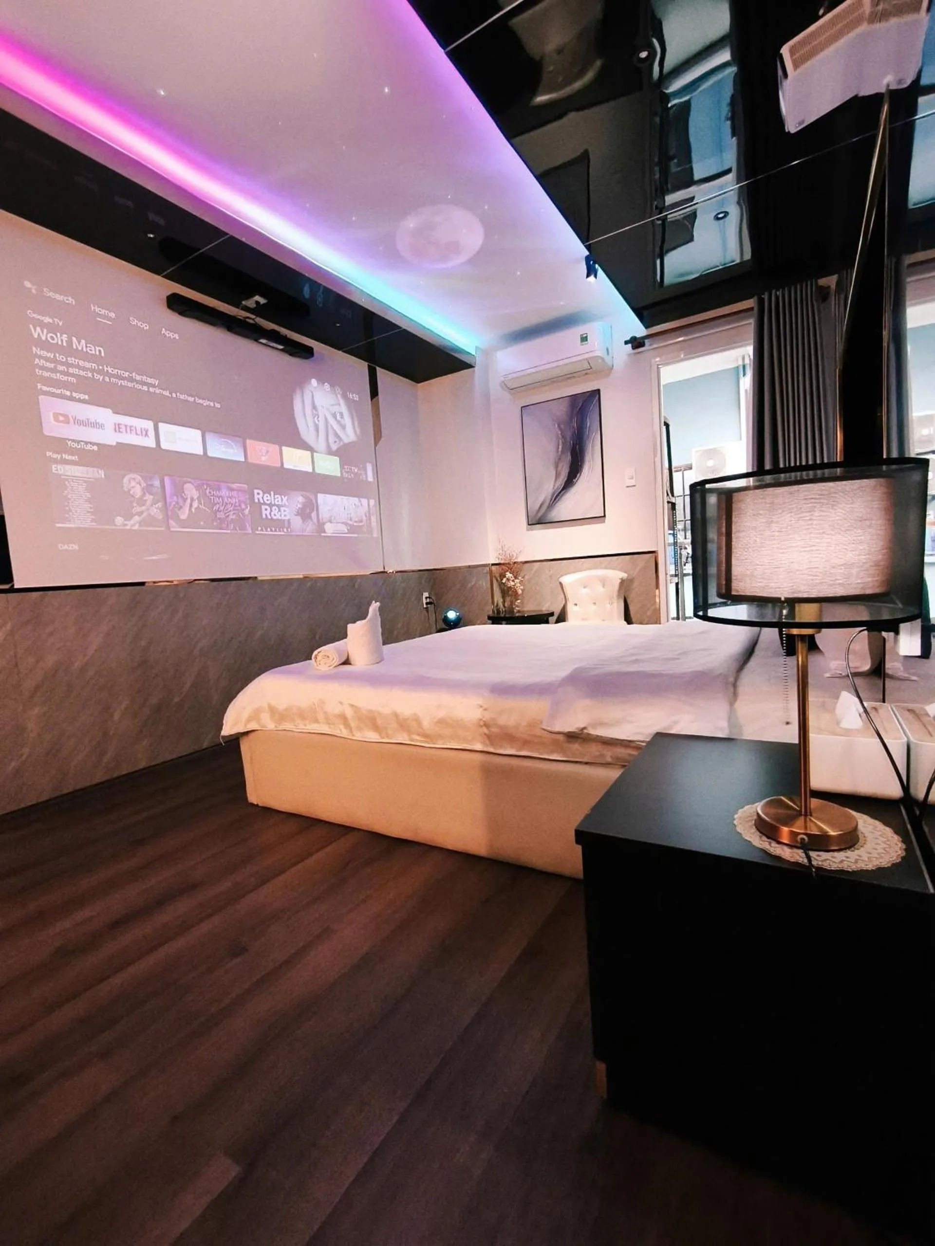 Photo of the whole room, Bed in M&H Hotel