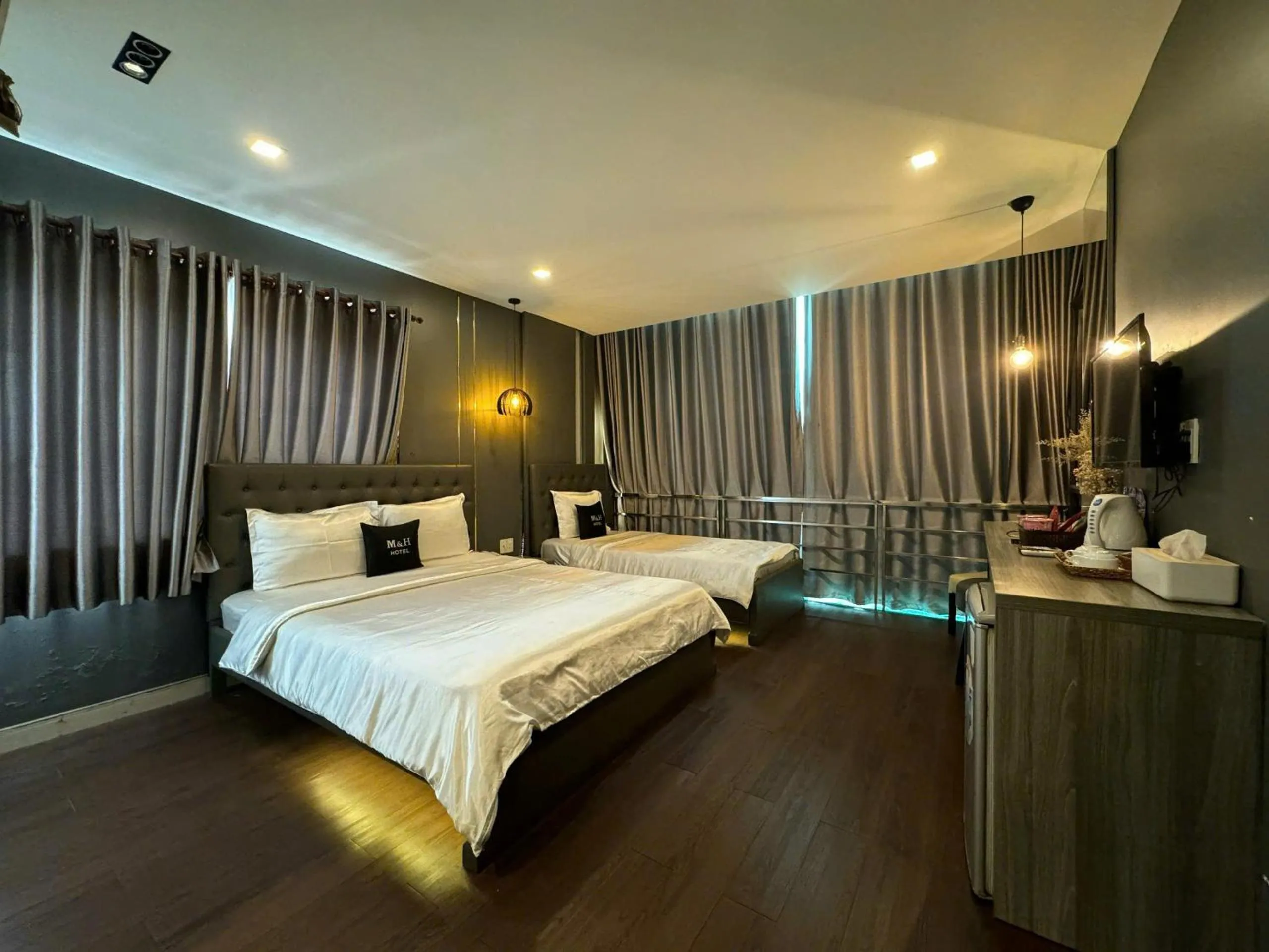 Photo of the whole room, Bed in M&H Hotel